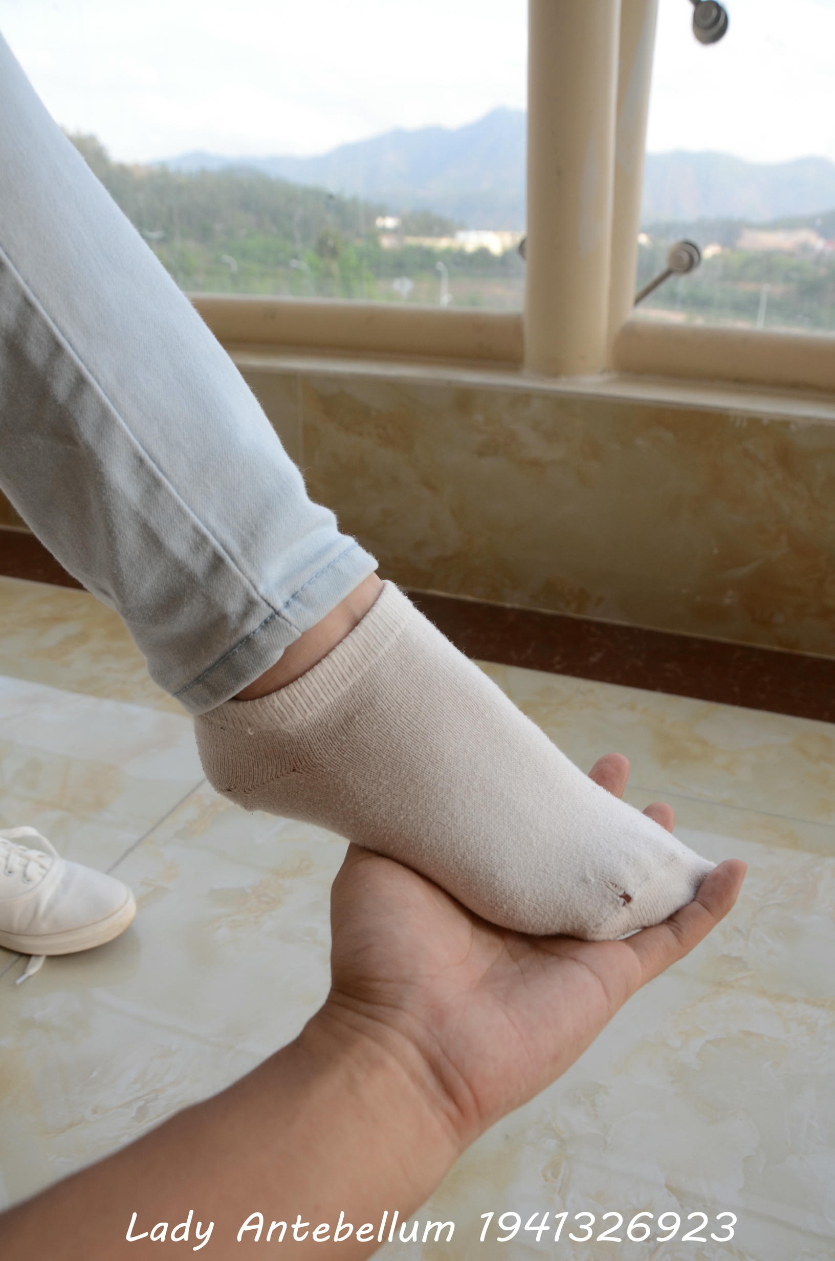 [战前女神] 恋足美腿棉袜女神级摄影套图 105 [98P+148M]_第5集