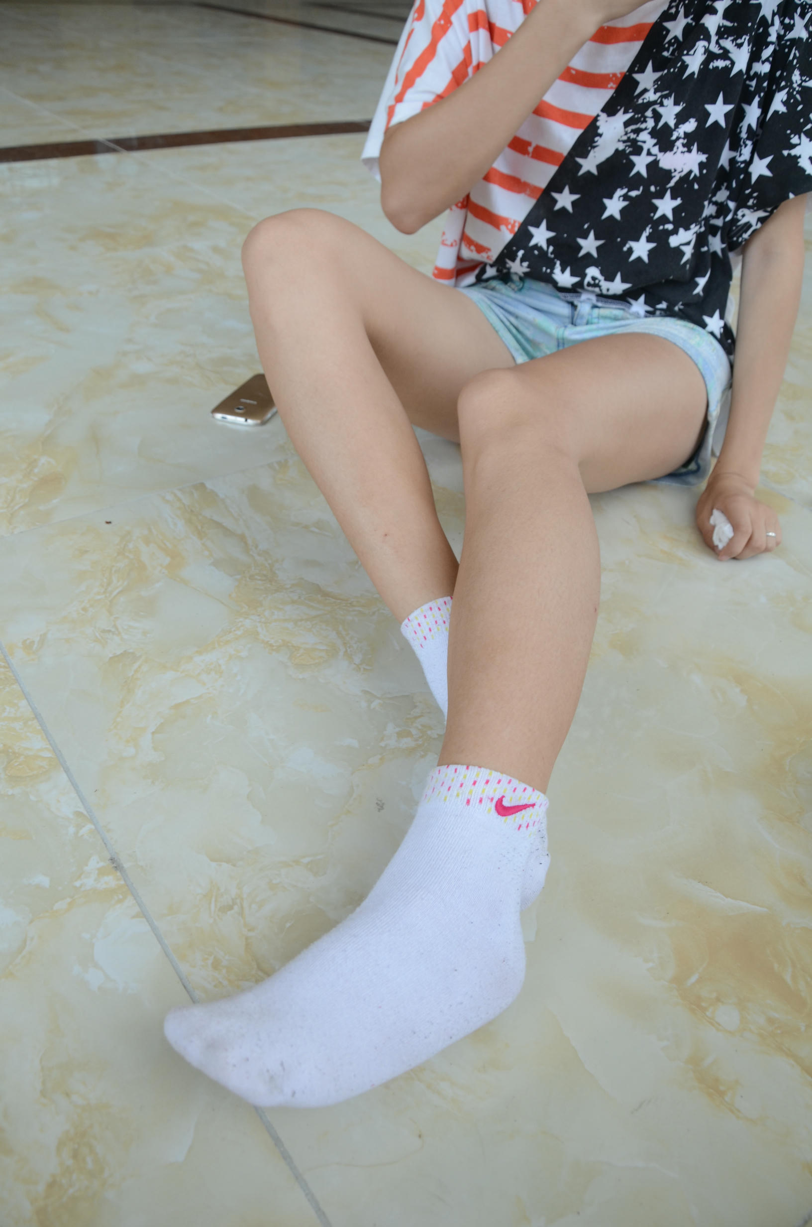 [战前女神] 恋足美腿棉袜女神级摄影套图 106 [189P+347M]_第8集