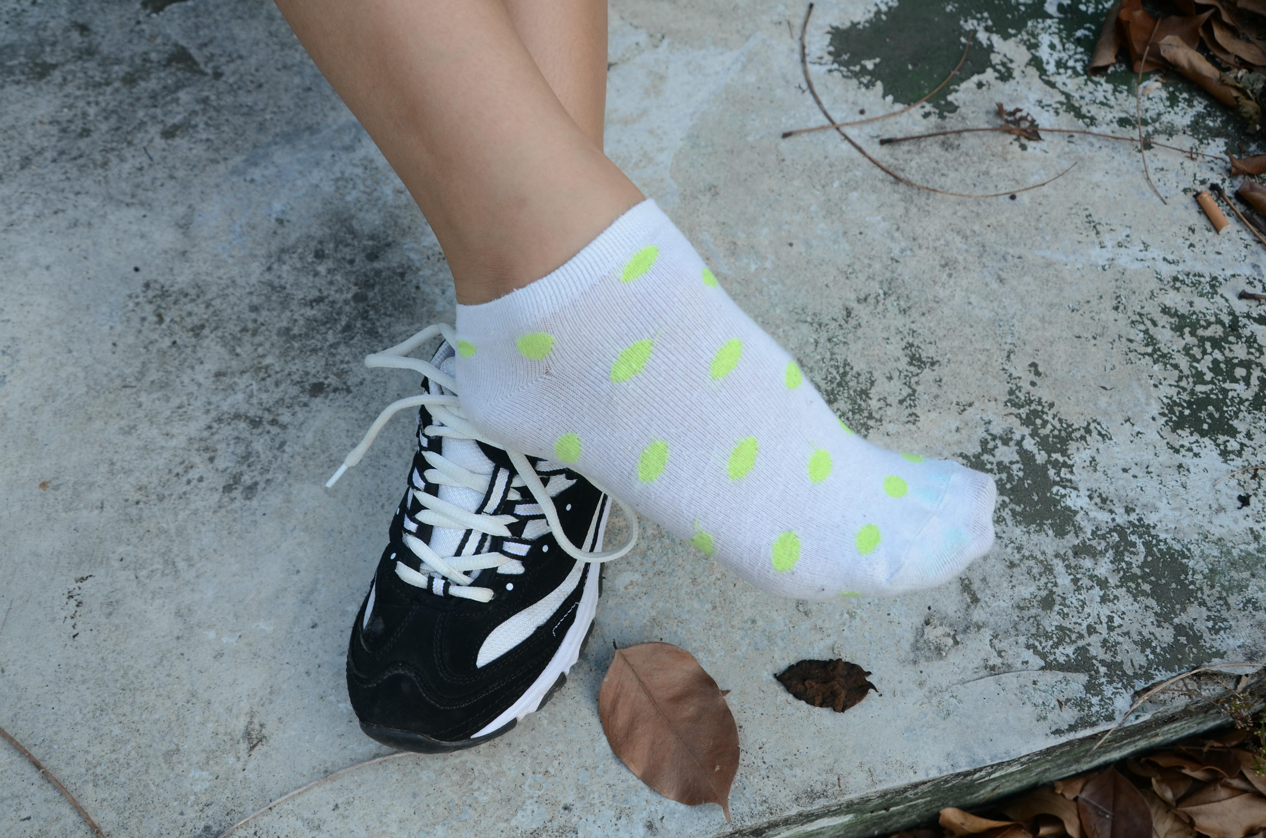 [战前女神] 恋足美腿棉袜女神级摄影套图 106 [189P+347M]_第2集