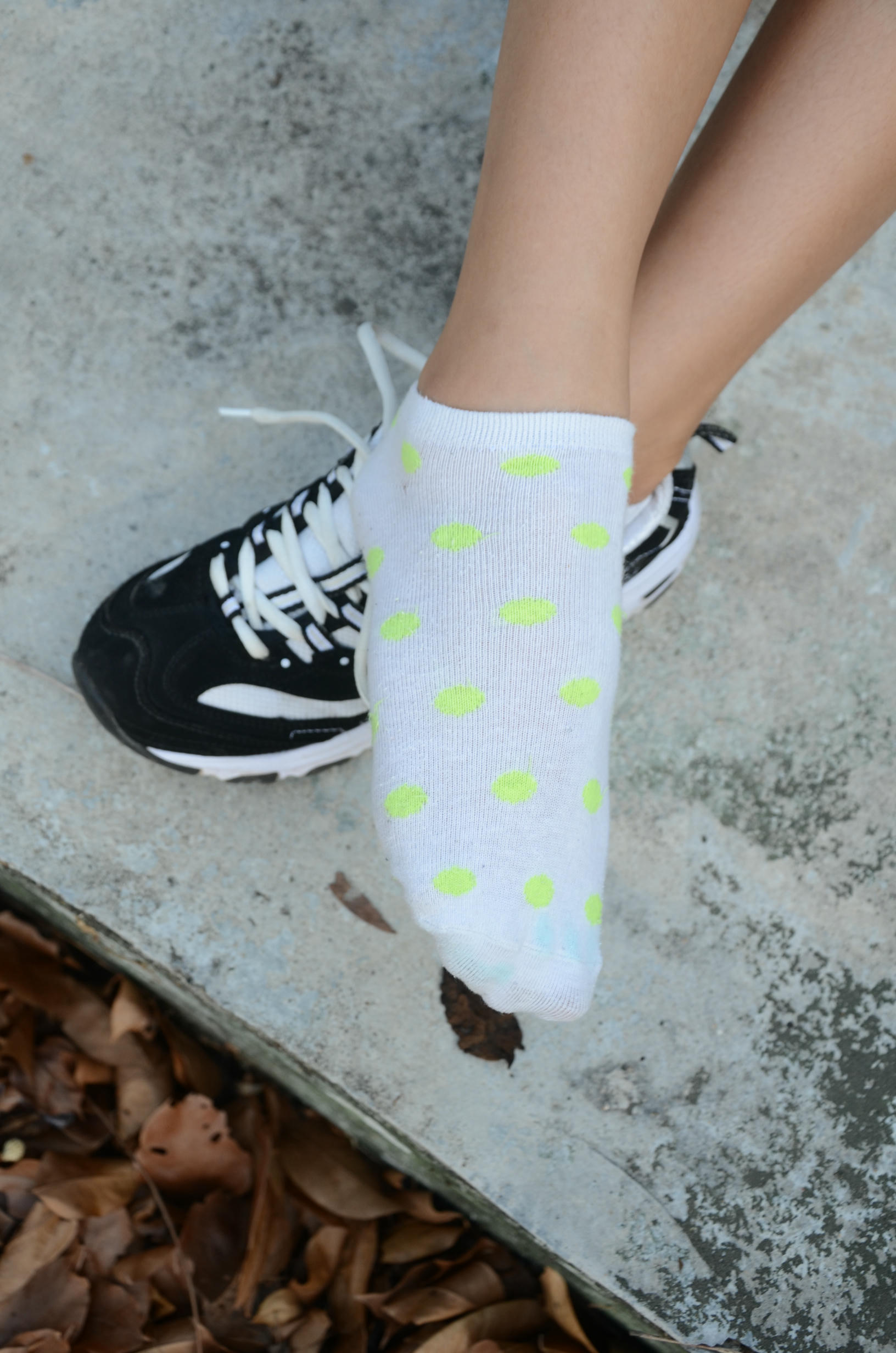 [战前女神] 恋足美腿棉袜女神级摄影套图 106 [189P+347M]_第2集