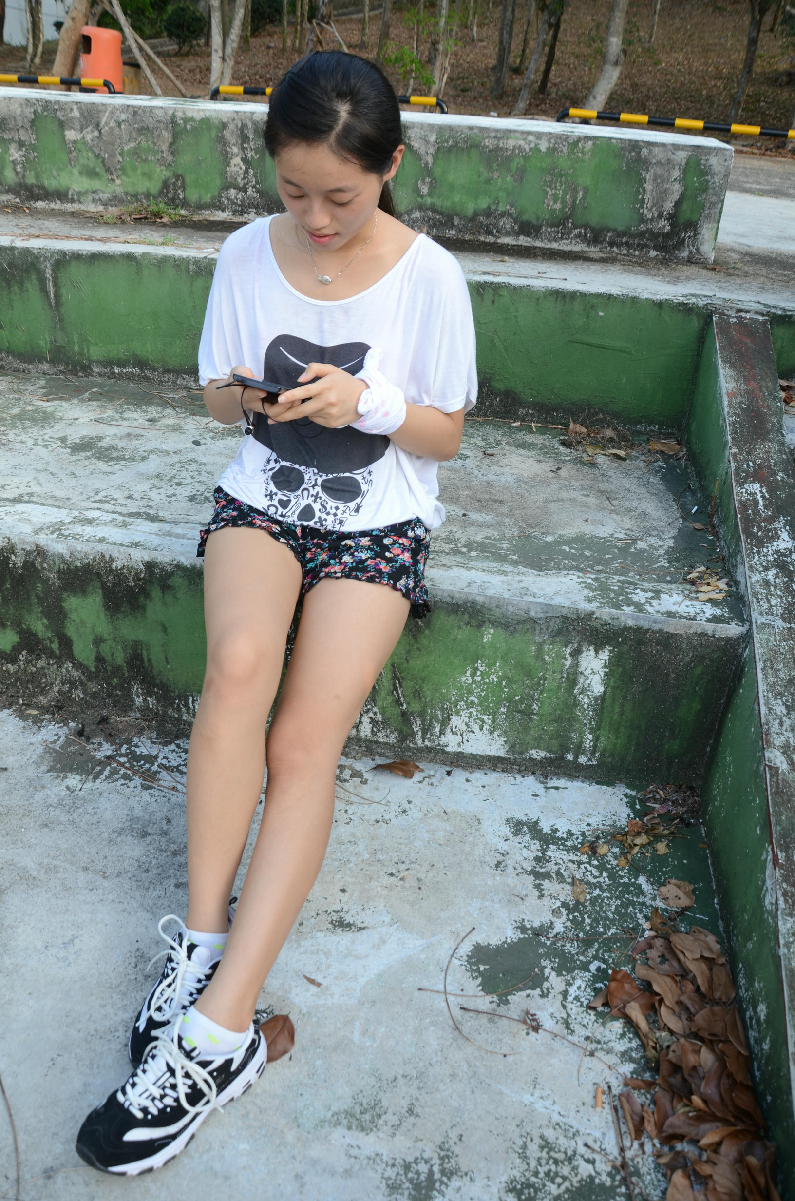 [战前女神] 恋足美腿棉袜女神级摄影套图 106 [189P+347M]_第1集