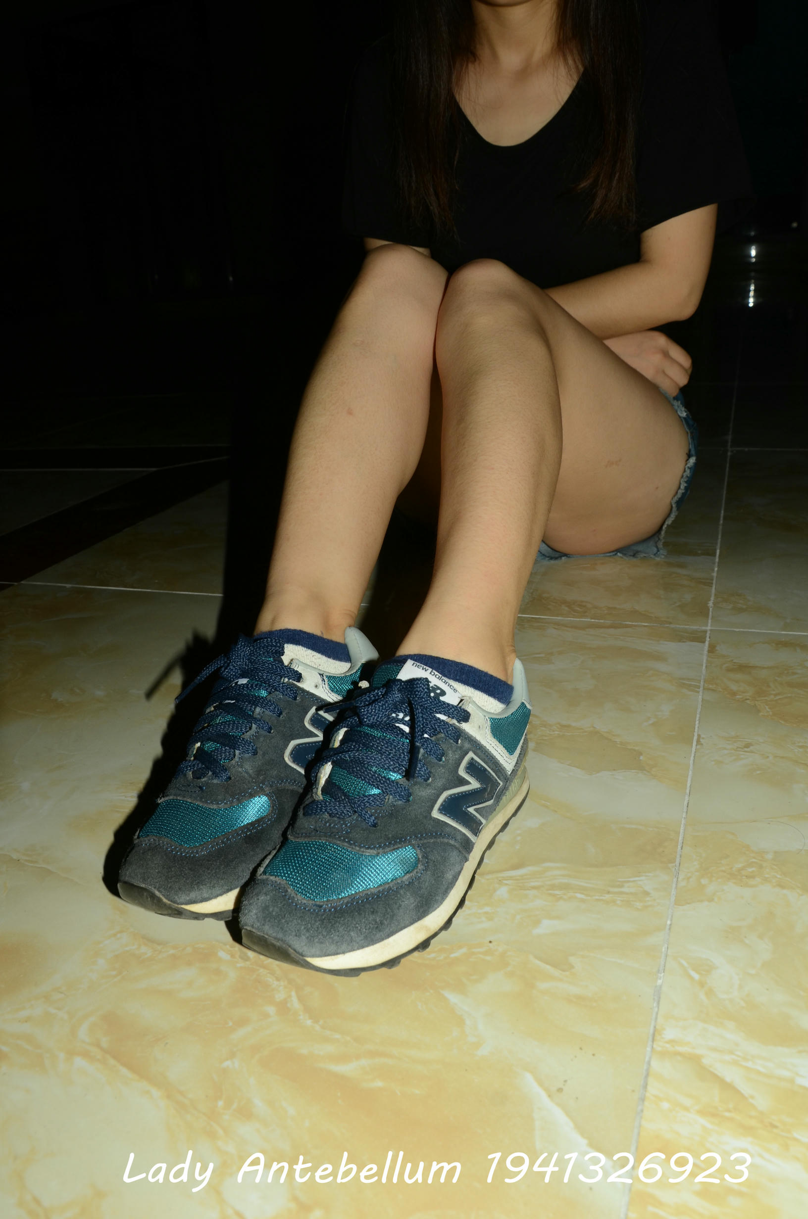 [战前女神] 恋足美腿棉袜女神级摄影套图 108 [97P+178M]_第1集