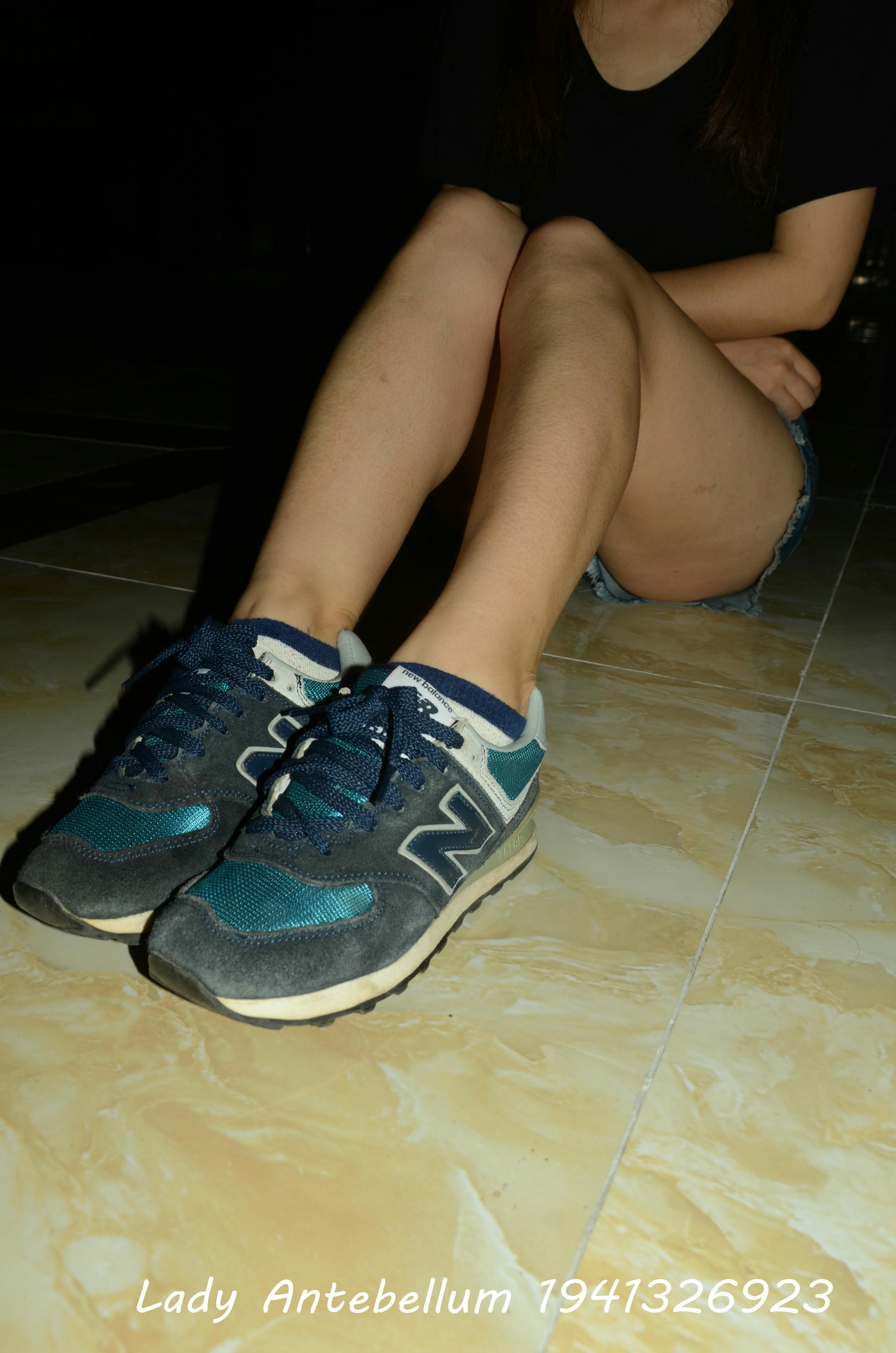 [战前女神] 恋足美腿棉袜女神级摄影套图 108 [97P+178M]_第1集