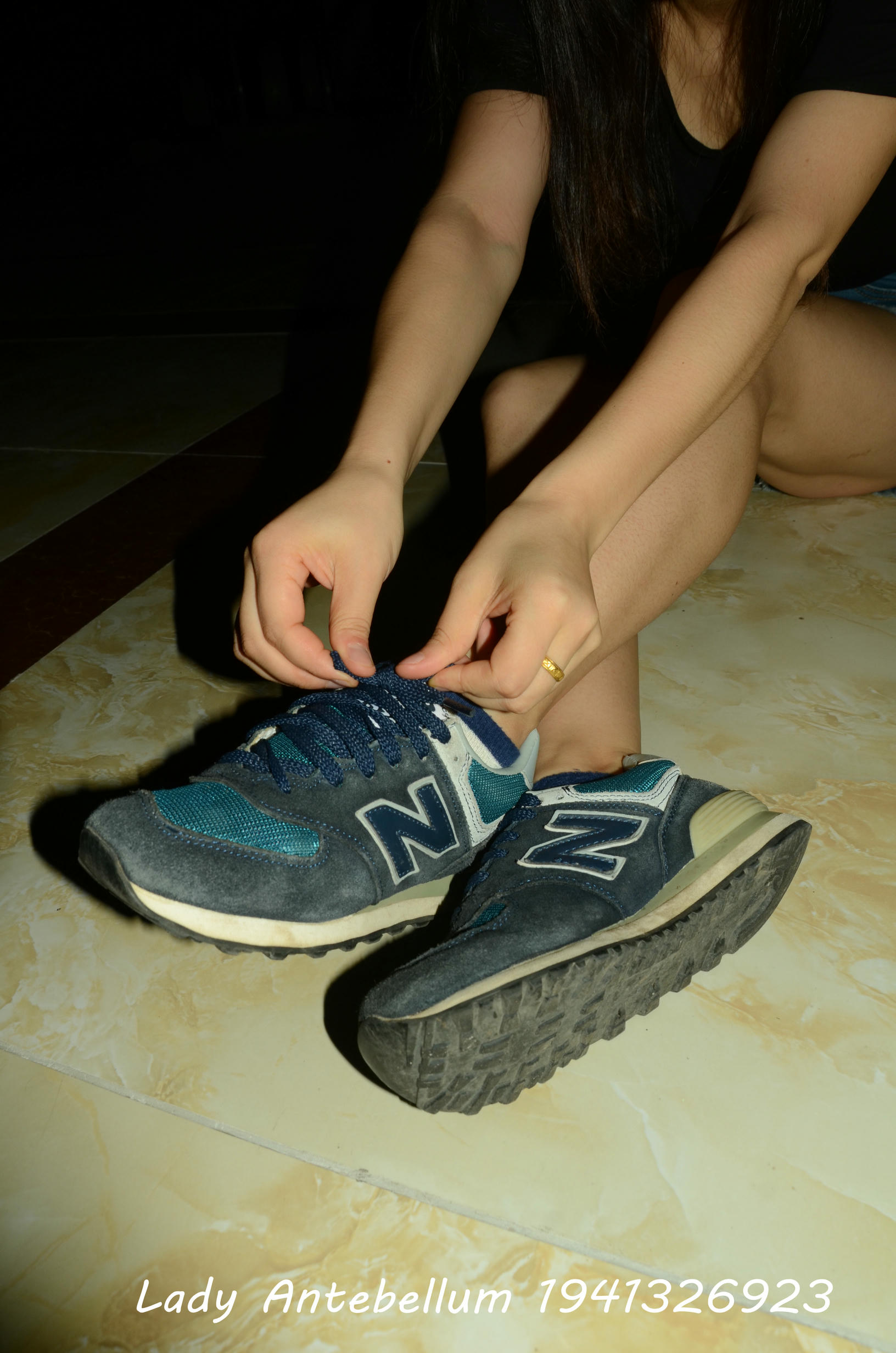 [战前女神] 恋足美腿棉袜女神级摄影套图 108 [97P+178M]_第1集