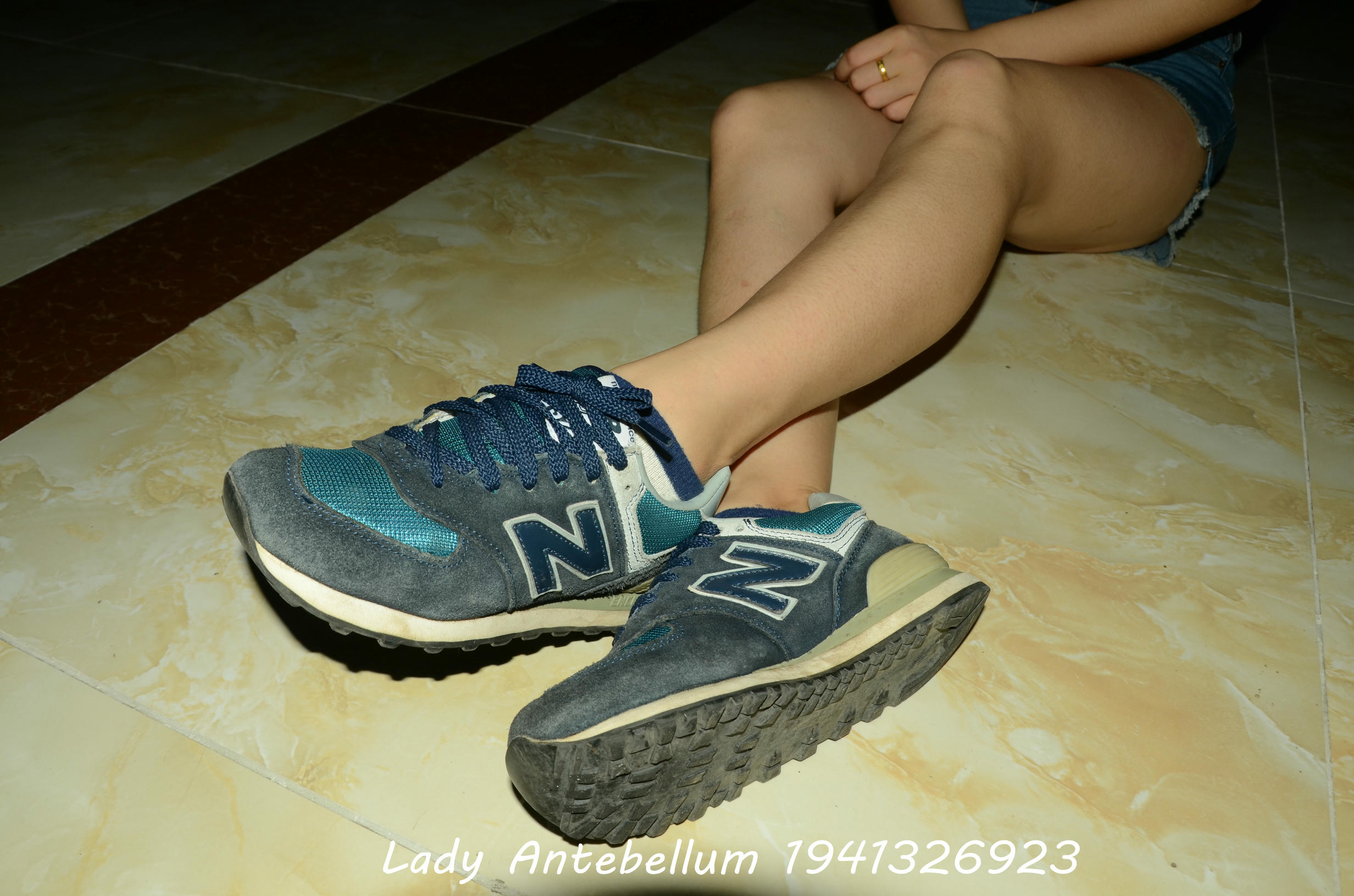 [战前女神] 恋足美腿棉袜女神级摄影套图 108 [97P+178M]_第1集