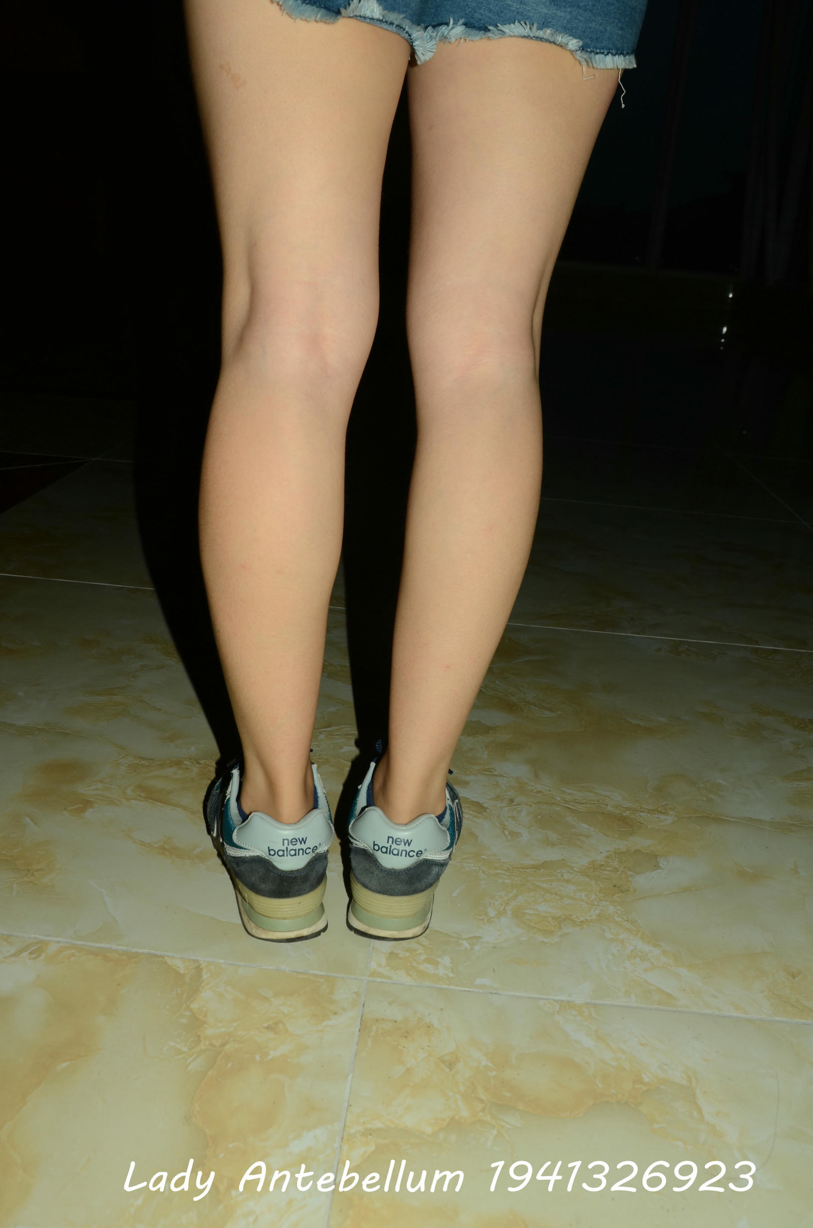 [战前女神] 恋足美腿棉袜女神级摄影套图 108 [97P+178M]_第1集