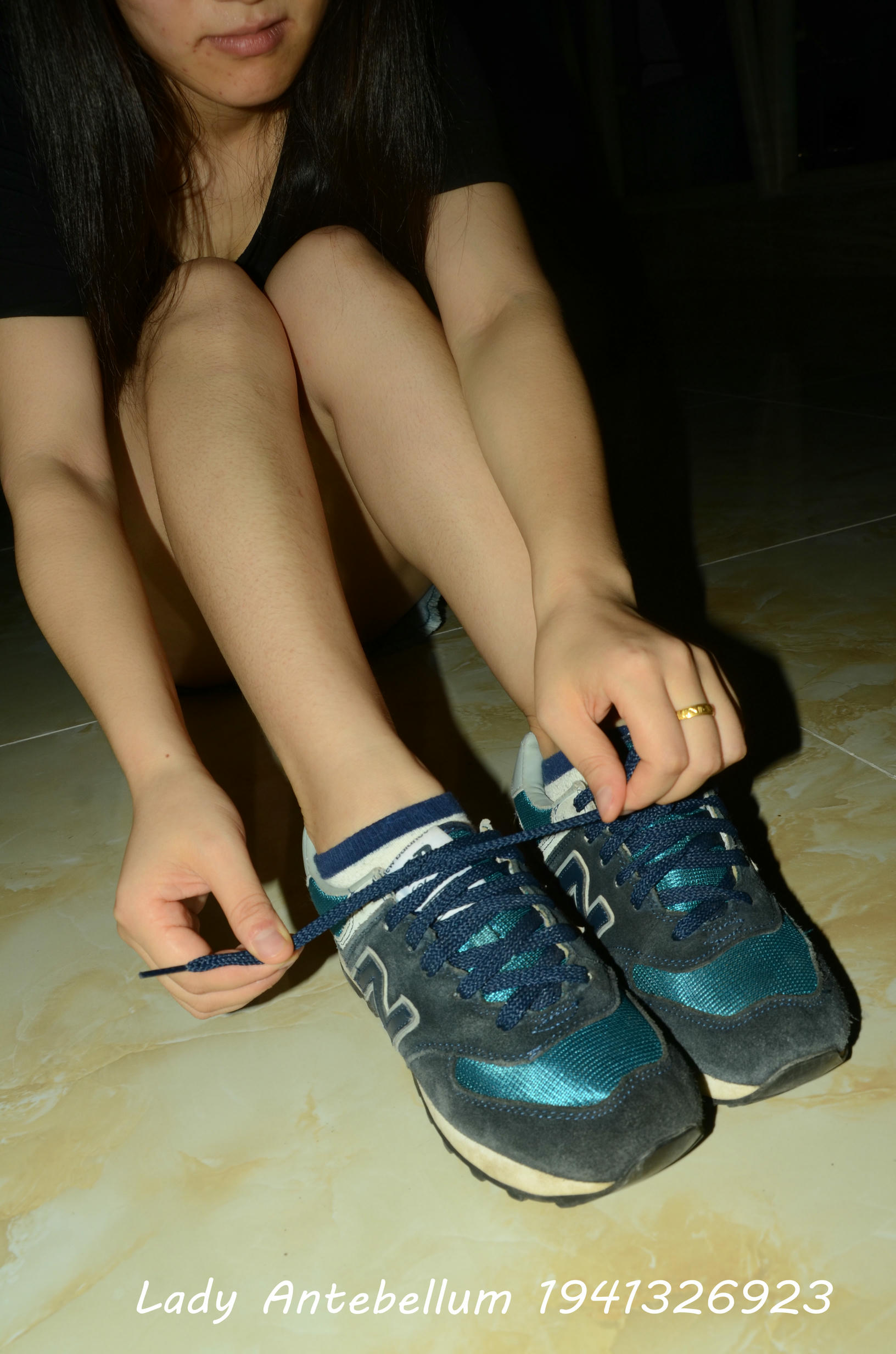 [战前女神] 恋足美腿棉袜女神级摄影套图 108 [97P+178M]_第2集