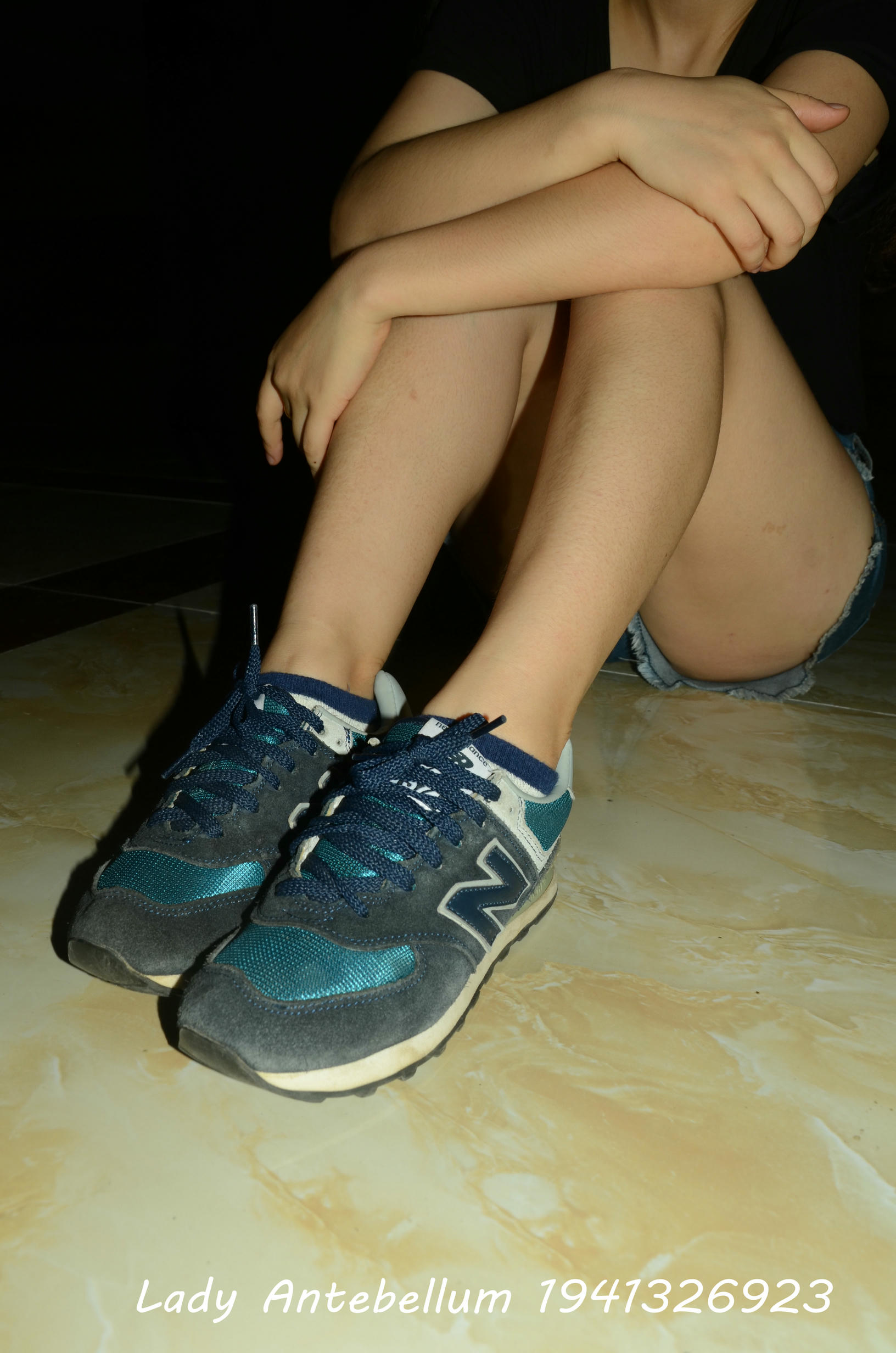 [战前女神] 恋足美腿棉袜女神级摄影套图 108 [97P+178M]_第2集