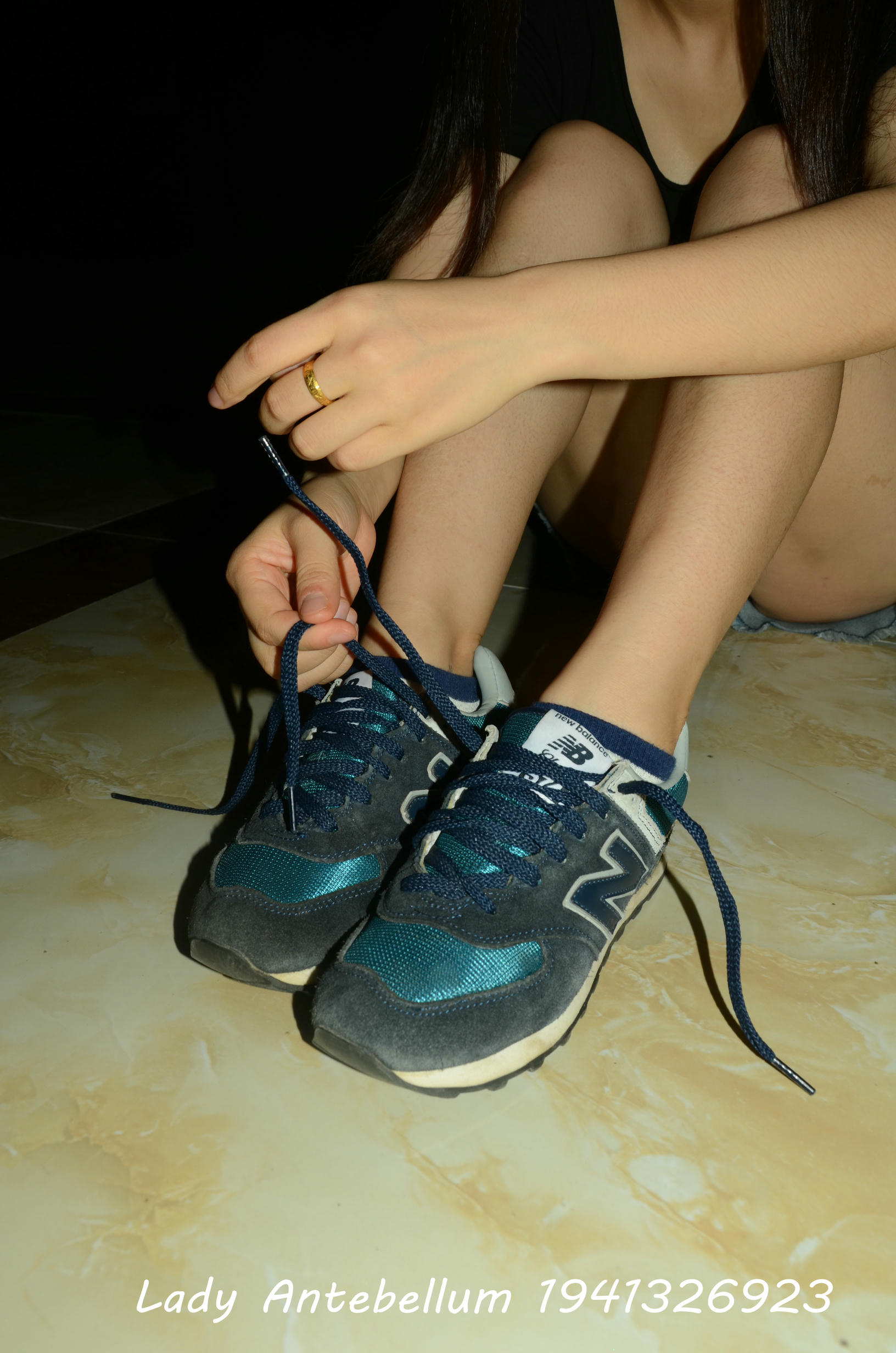 [战前女神] 恋足美腿棉袜女神级摄影套图 108 [97P+178M]_第2集