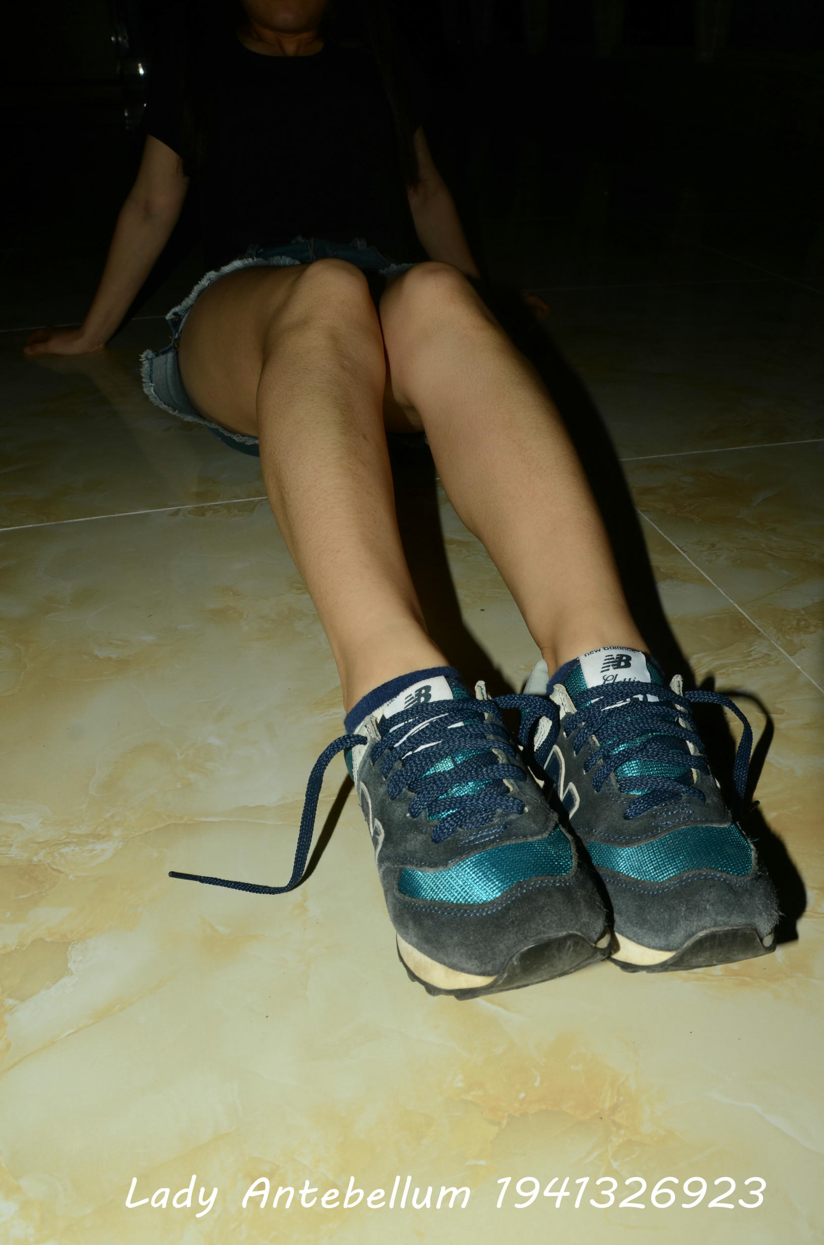 [战前女神] 恋足美腿棉袜女神级摄影套图 108 [97P+178M]_第2集