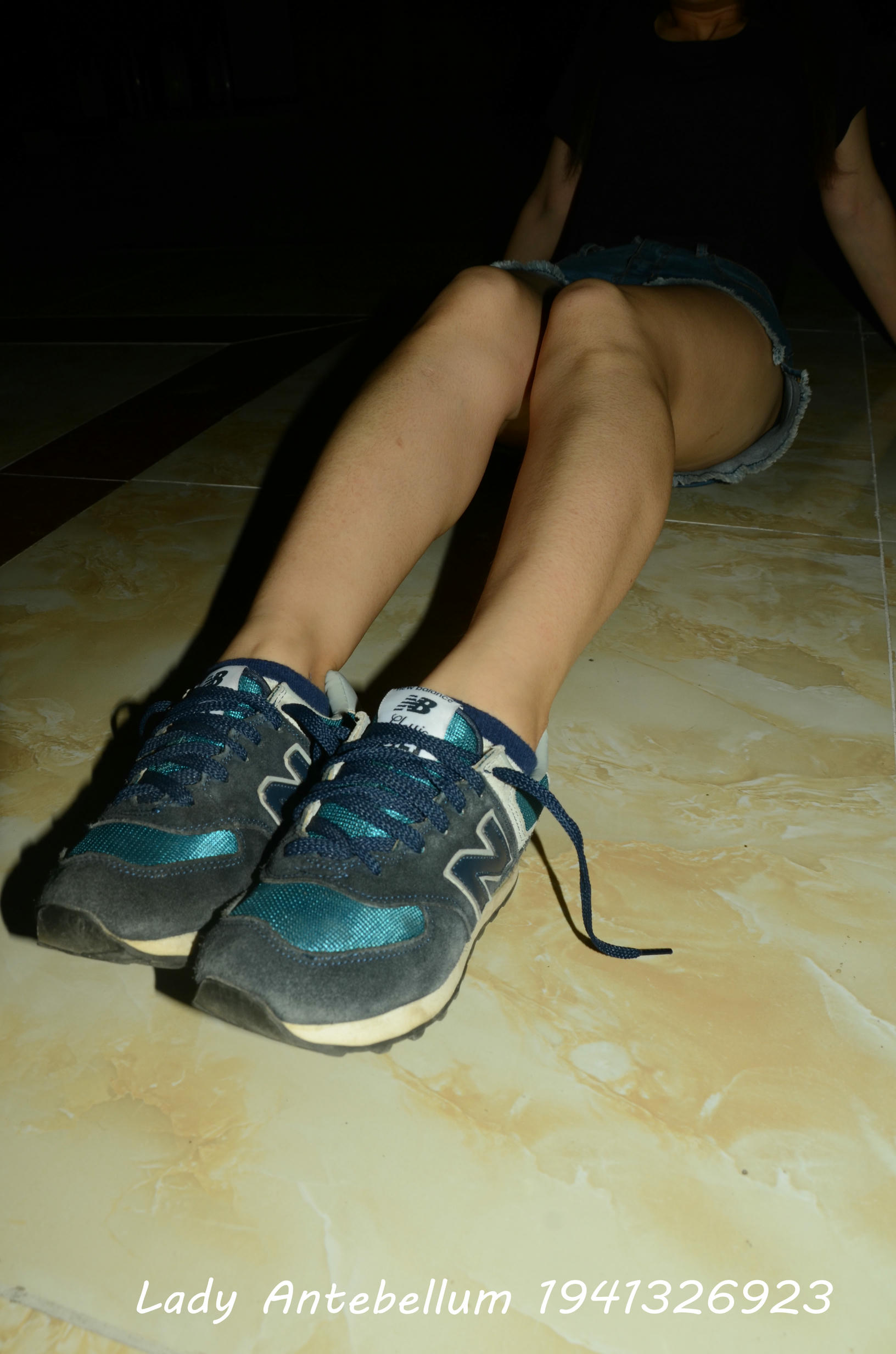 [战前女神] 恋足美腿棉袜女神级摄影套图 108 [97P+178M]_第2集