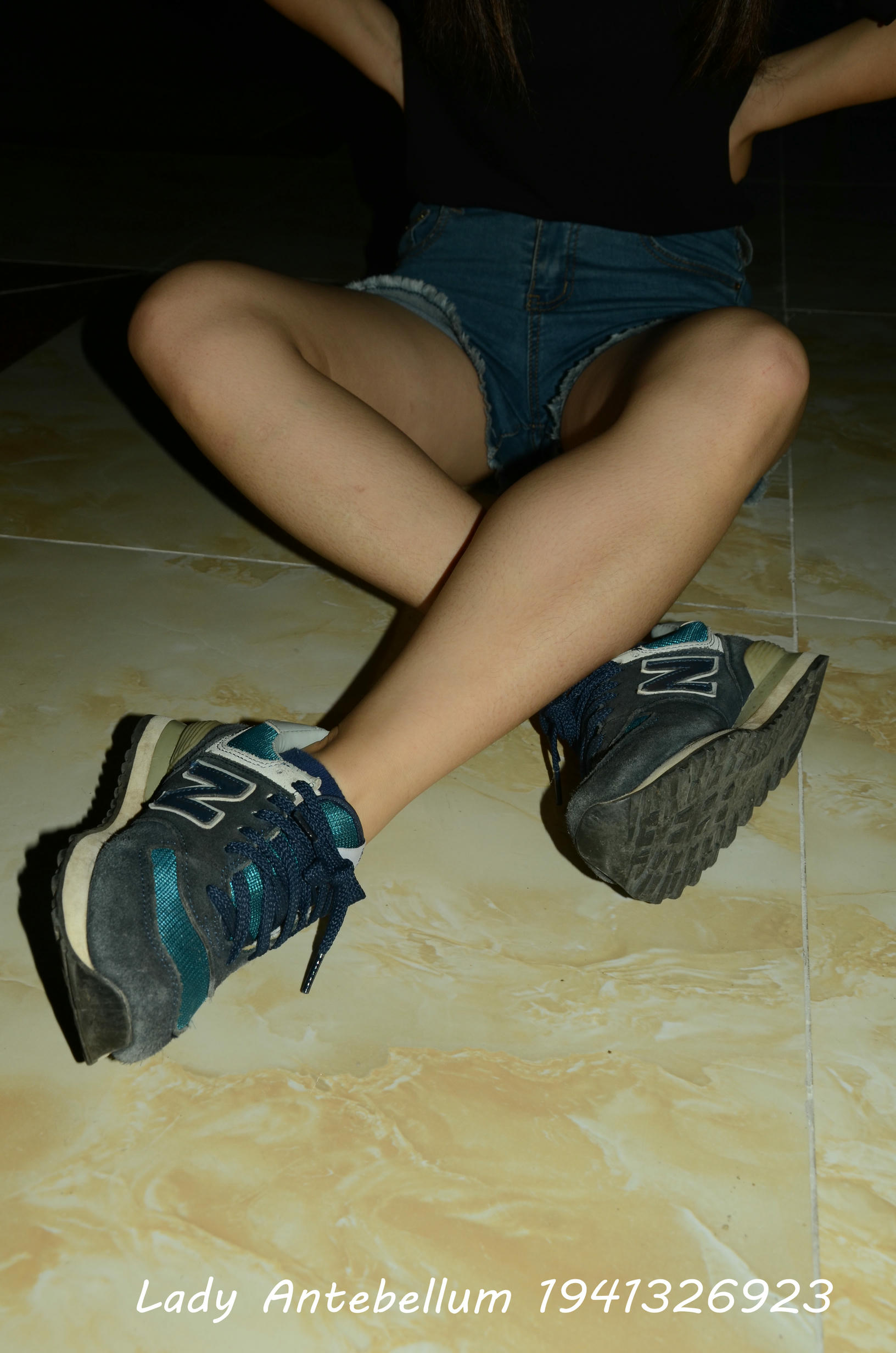 [战前女神] 恋足美腿棉袜女神级摄影套图 108 [97P+178M]_第1集