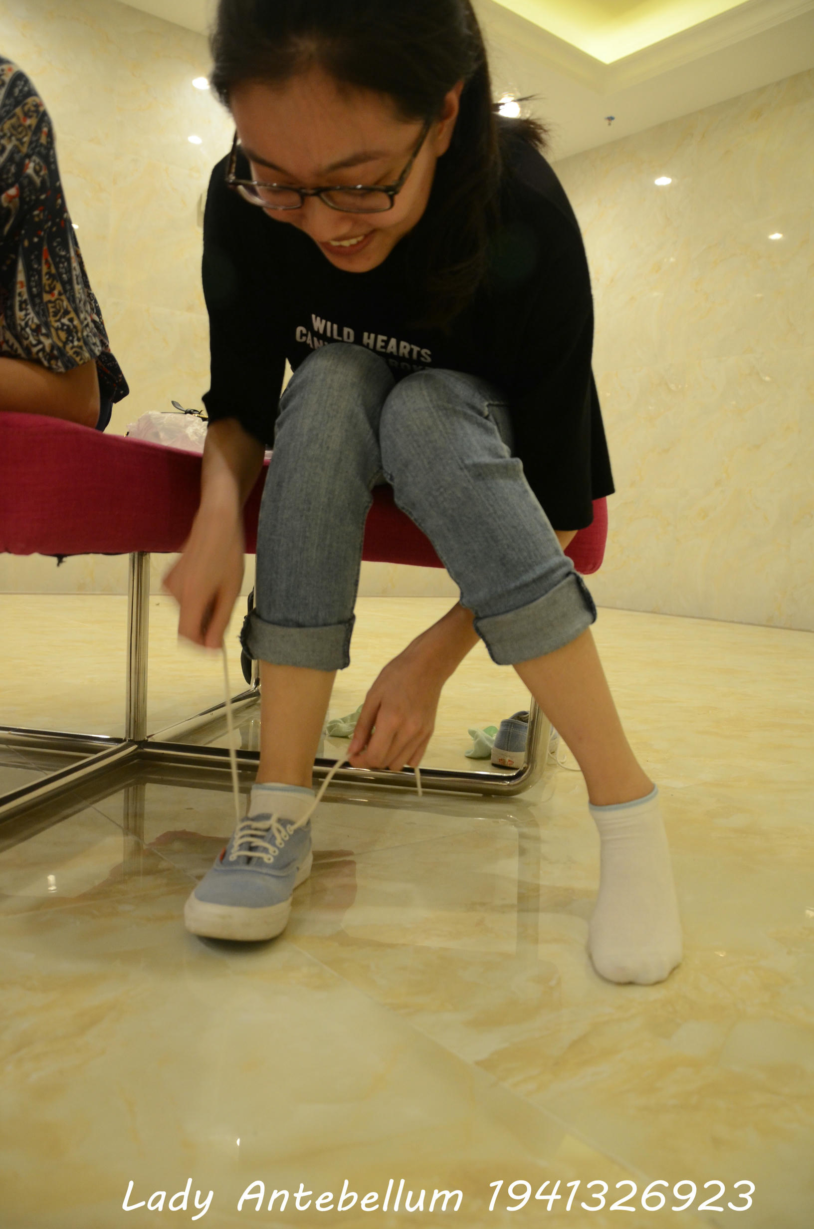 [战前女神] 恋足美腿棉袜女神级摄影套图 109 [121P+298M]_第1集