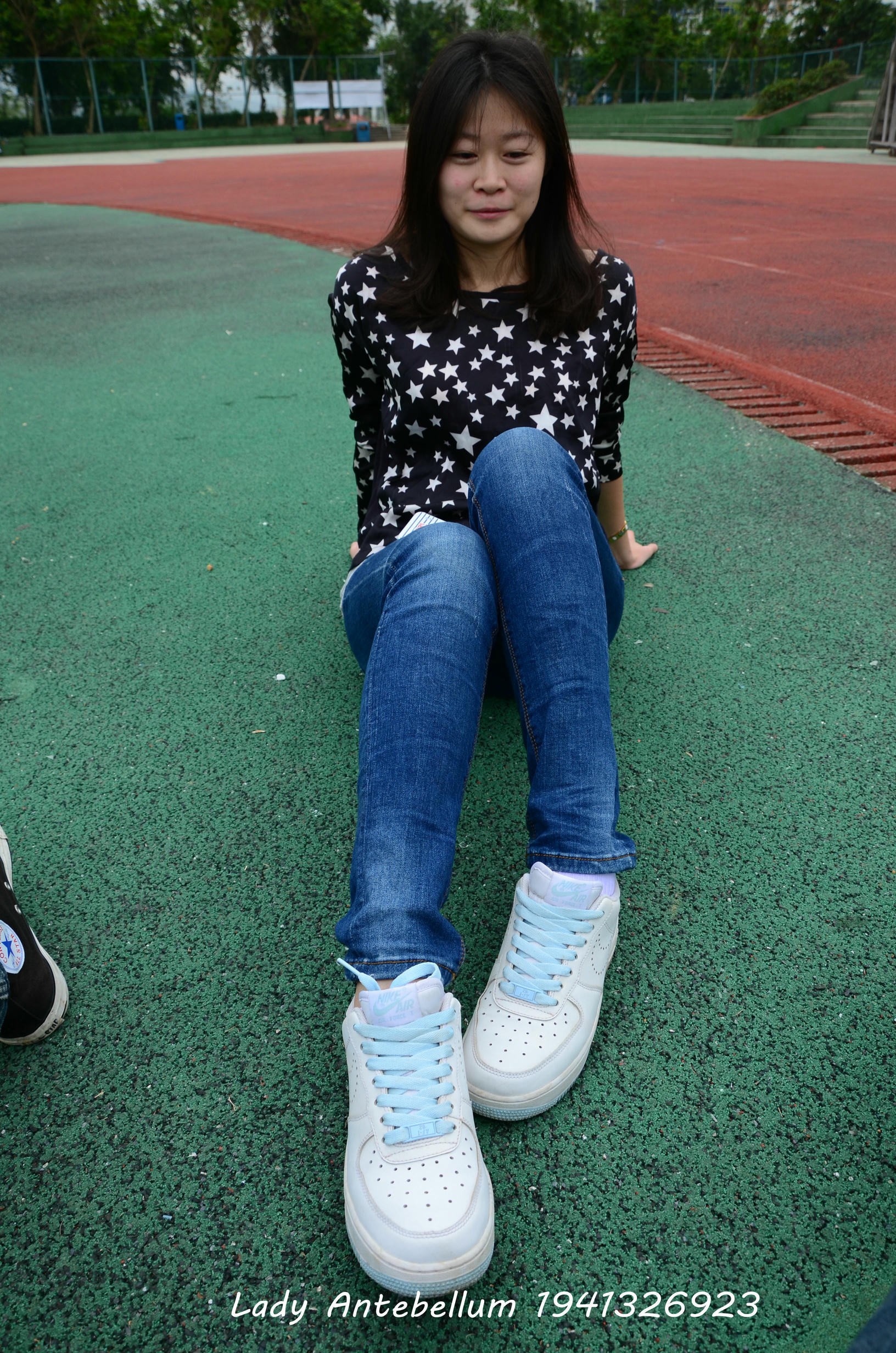 [战前女神] 恋足美腿棉袜女神级摄影套图 011 [113P-283MB]_第2集