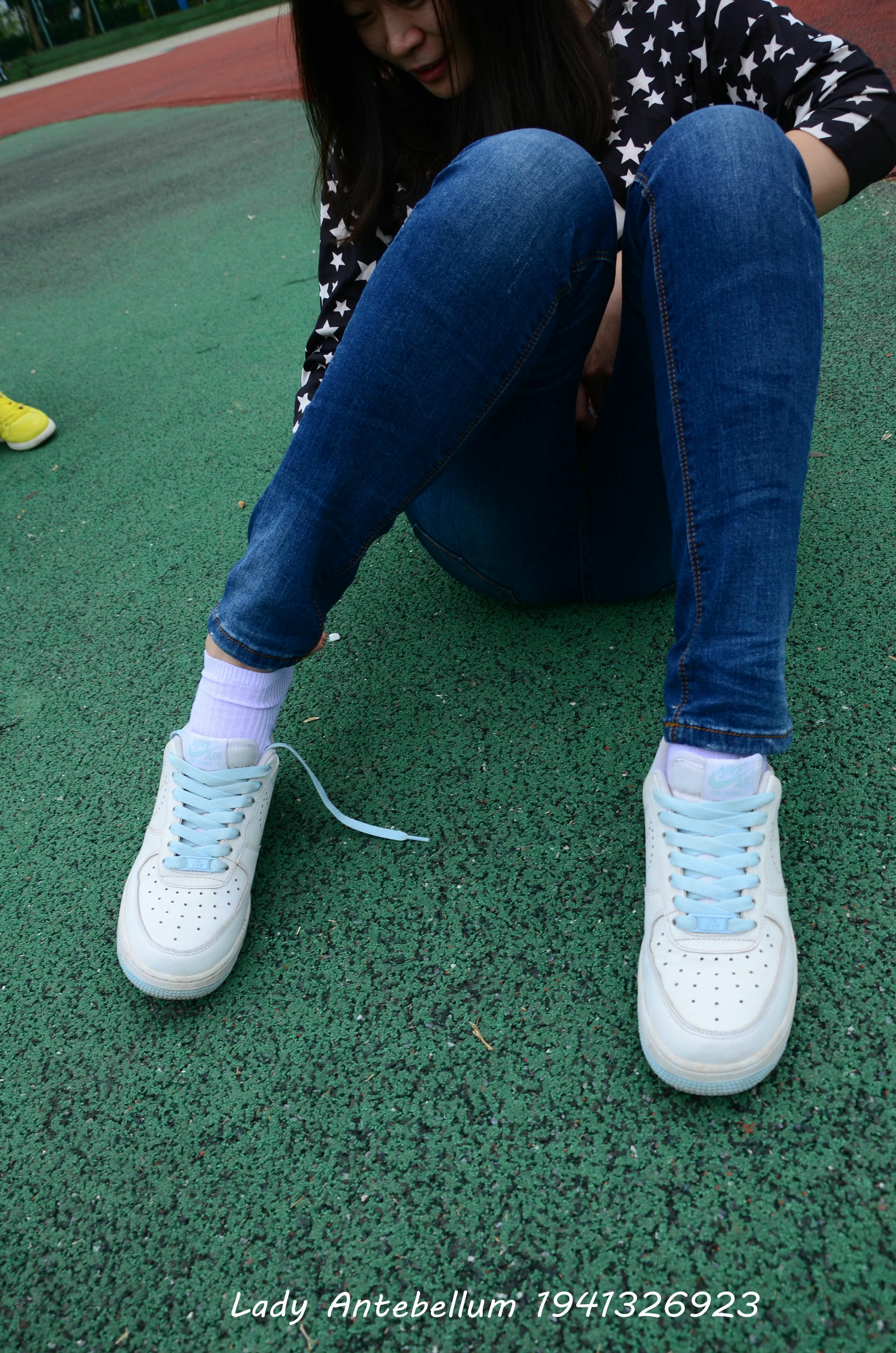 [战前女神] 恋足美腿棉袜女神级摄影套图 011 [113P-283MB]_第2集