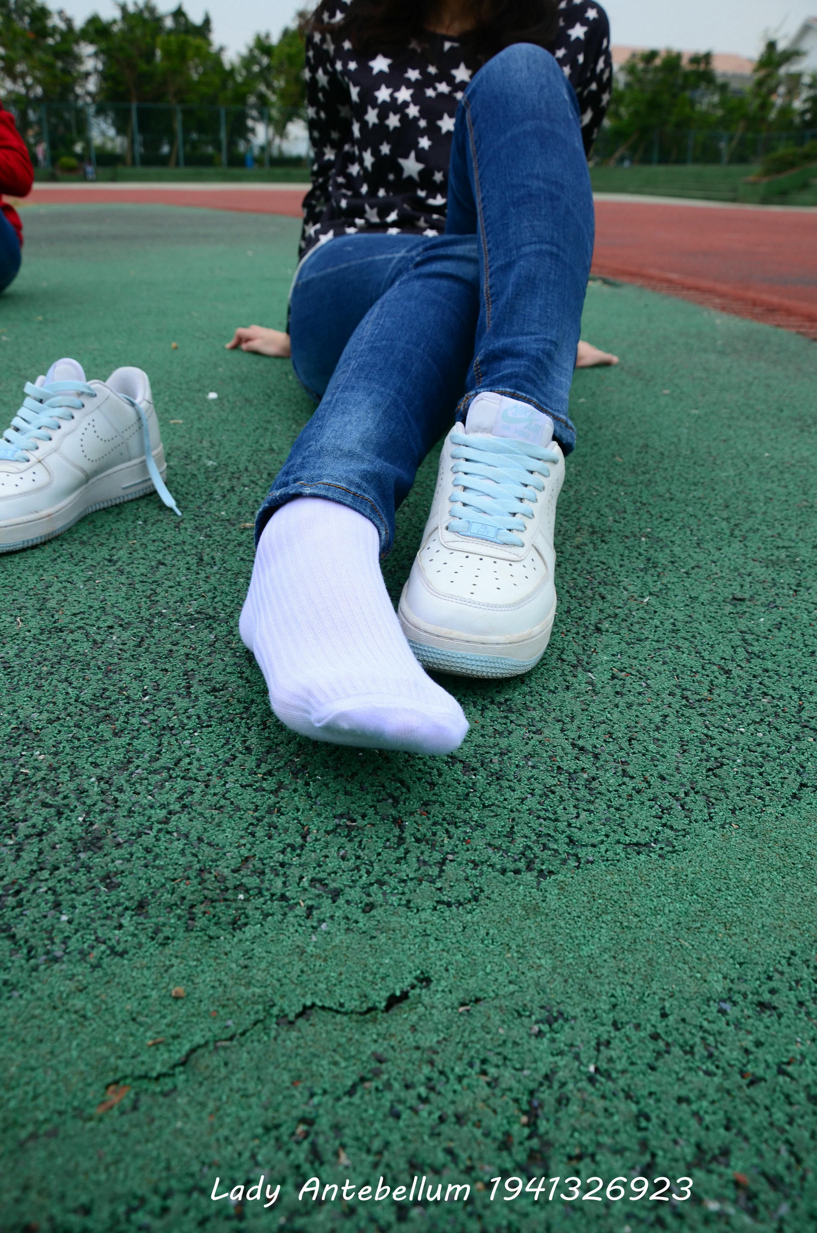 [战前女神] 恋足美腿棉袜女神级摄影套图 011 [113P-283MB]_第3集