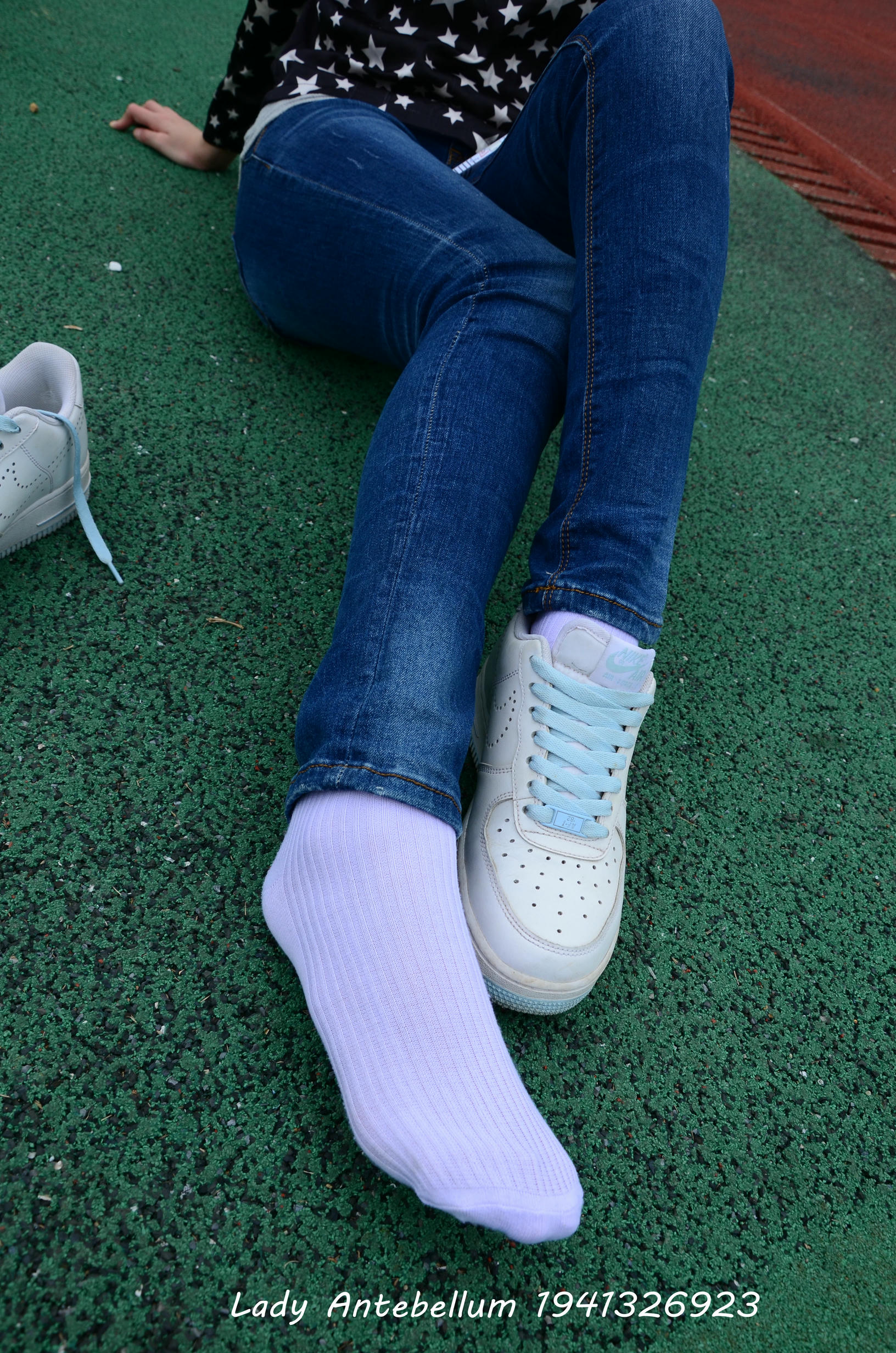 [战前女神] 恋足美腿棉袜女神级摄影套图 011 [113P-283MB]_第3集