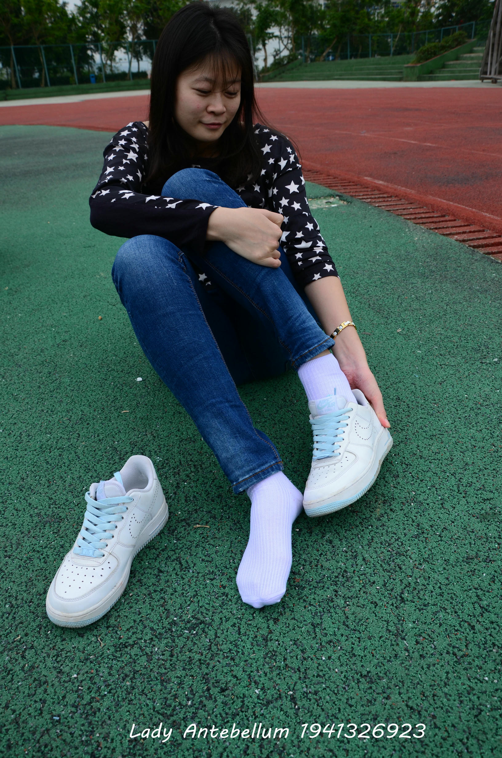 [战前女神] 恋足美腿棉袜女神级摄影套图 011 [113P-283MB]_第4集