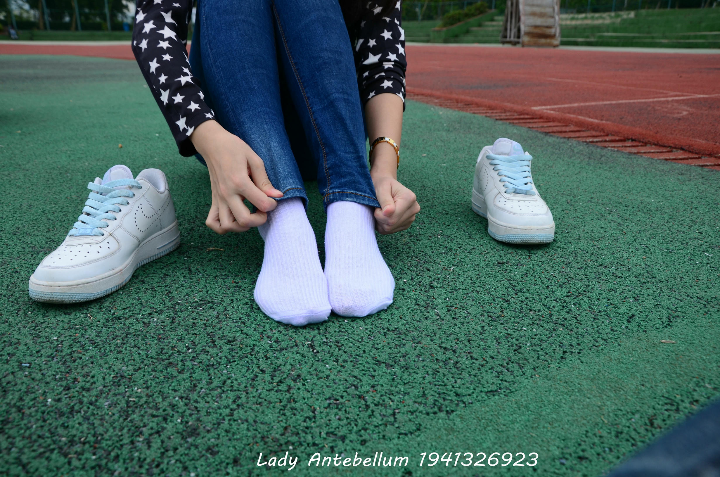 [战前女神] 恋足美腿棉袜女神级摄影套图 011 [113P-283MB]_第4集