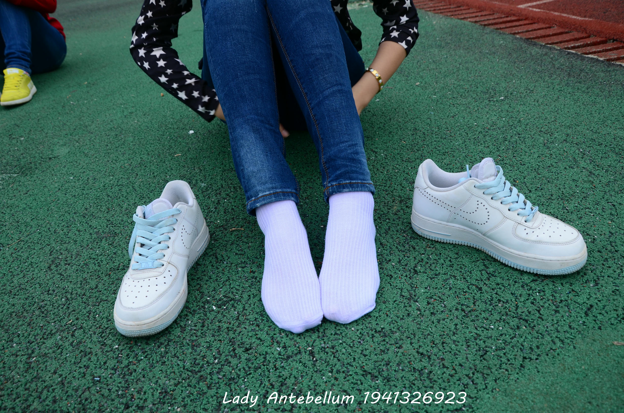 [战前女神] 恋足美腿棉袜女神级摄影套图 011 [113P-283MB]_第4集