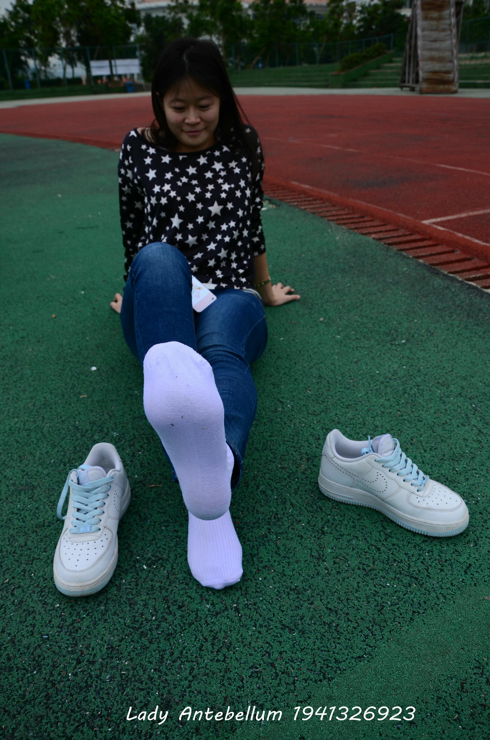 [战前女神] 恋足美腿棉袜女神级摄影套图 011 [113P-283MB]_第4集