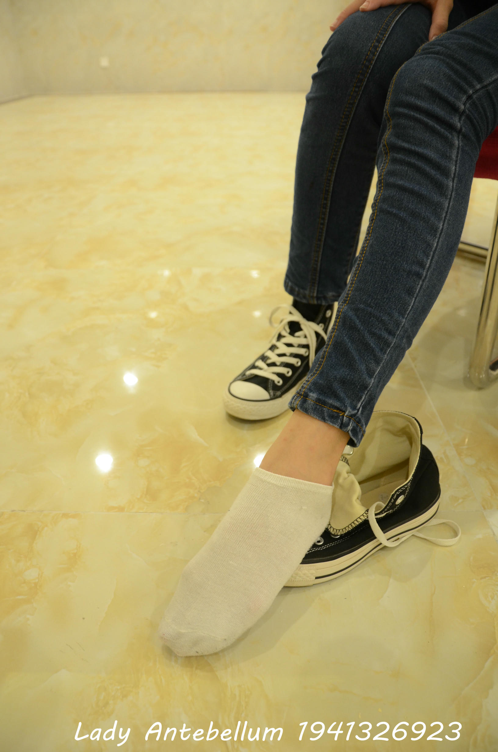 [战前女神] 恋足美腿棉袜女神级摄影套图 110 [115P+277M]_第1集