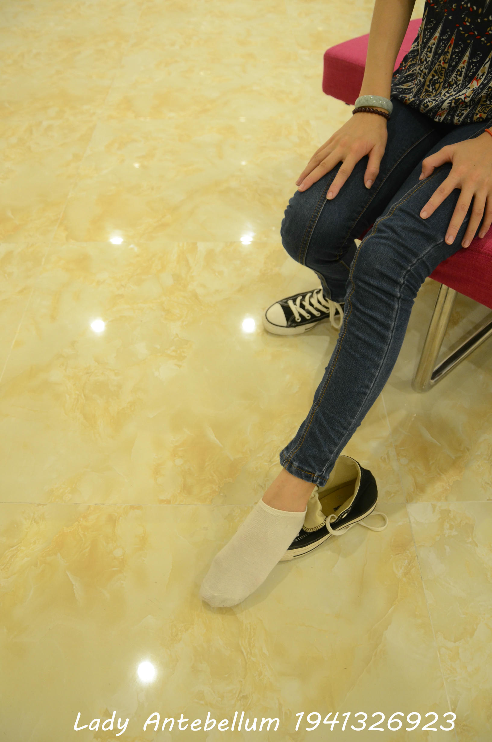 [战前女神] 恋足美腿棉袜女神级摄影套图 110 [115P+277M]_第1集