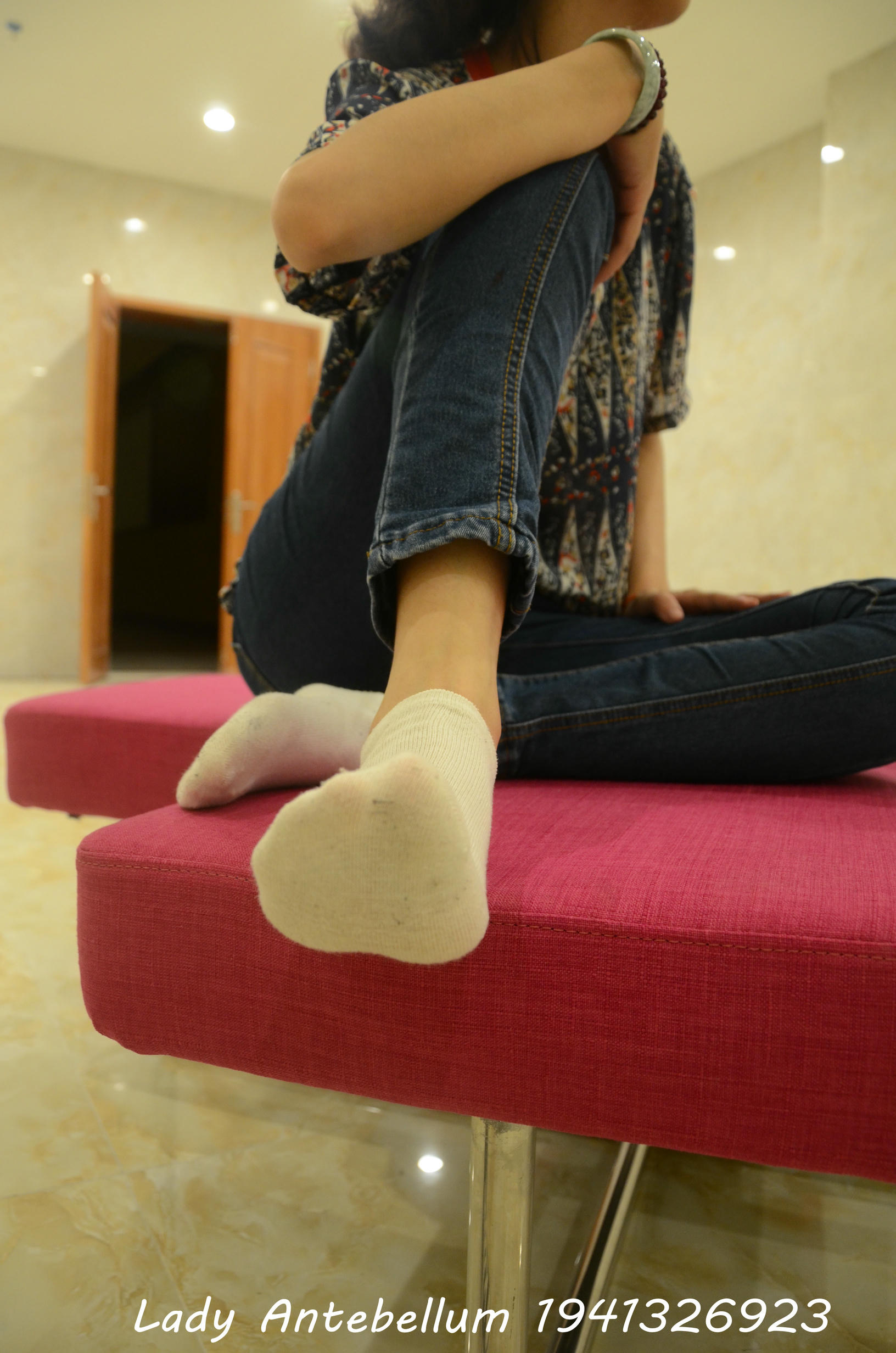 [战前女神] 恋足美腿棉袜女神级摄影套图 110 [115P+277M]_第2集