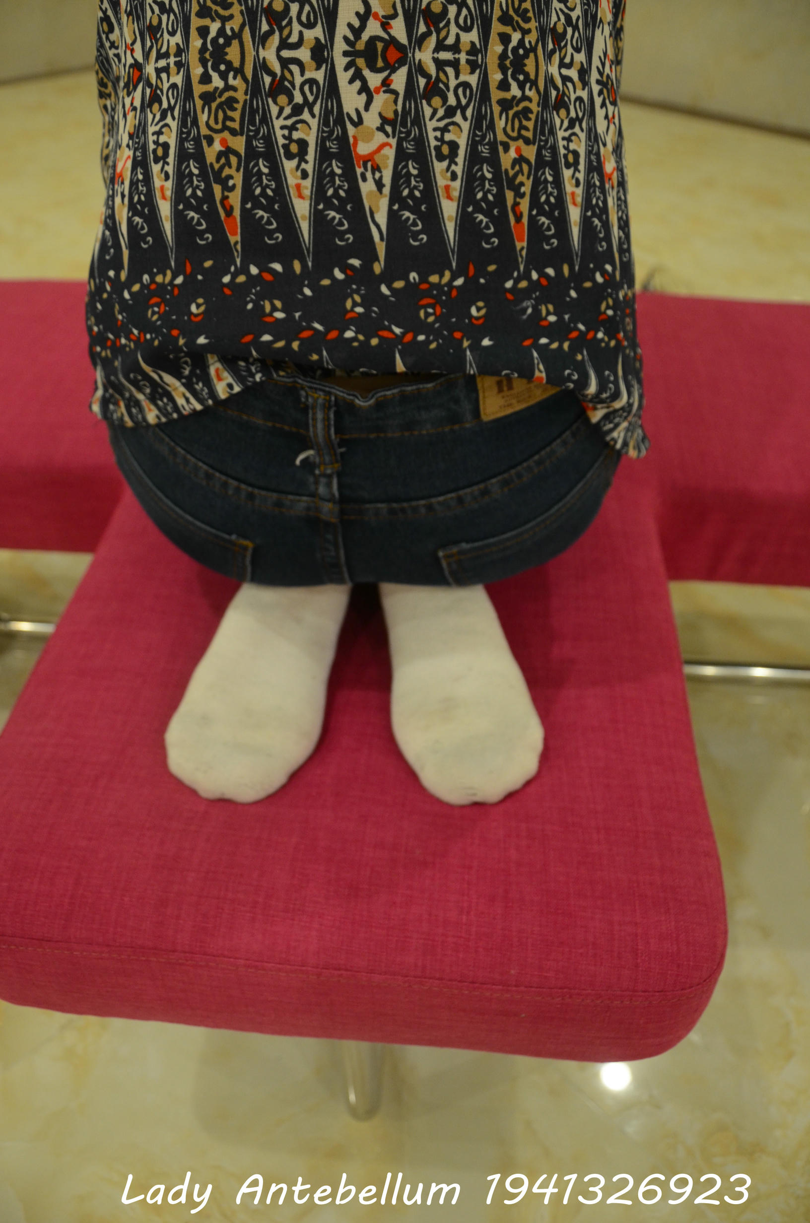 [战前女神] 恋足美腿棉袜女神级摄影套图 110 [115P+277M]_第3集