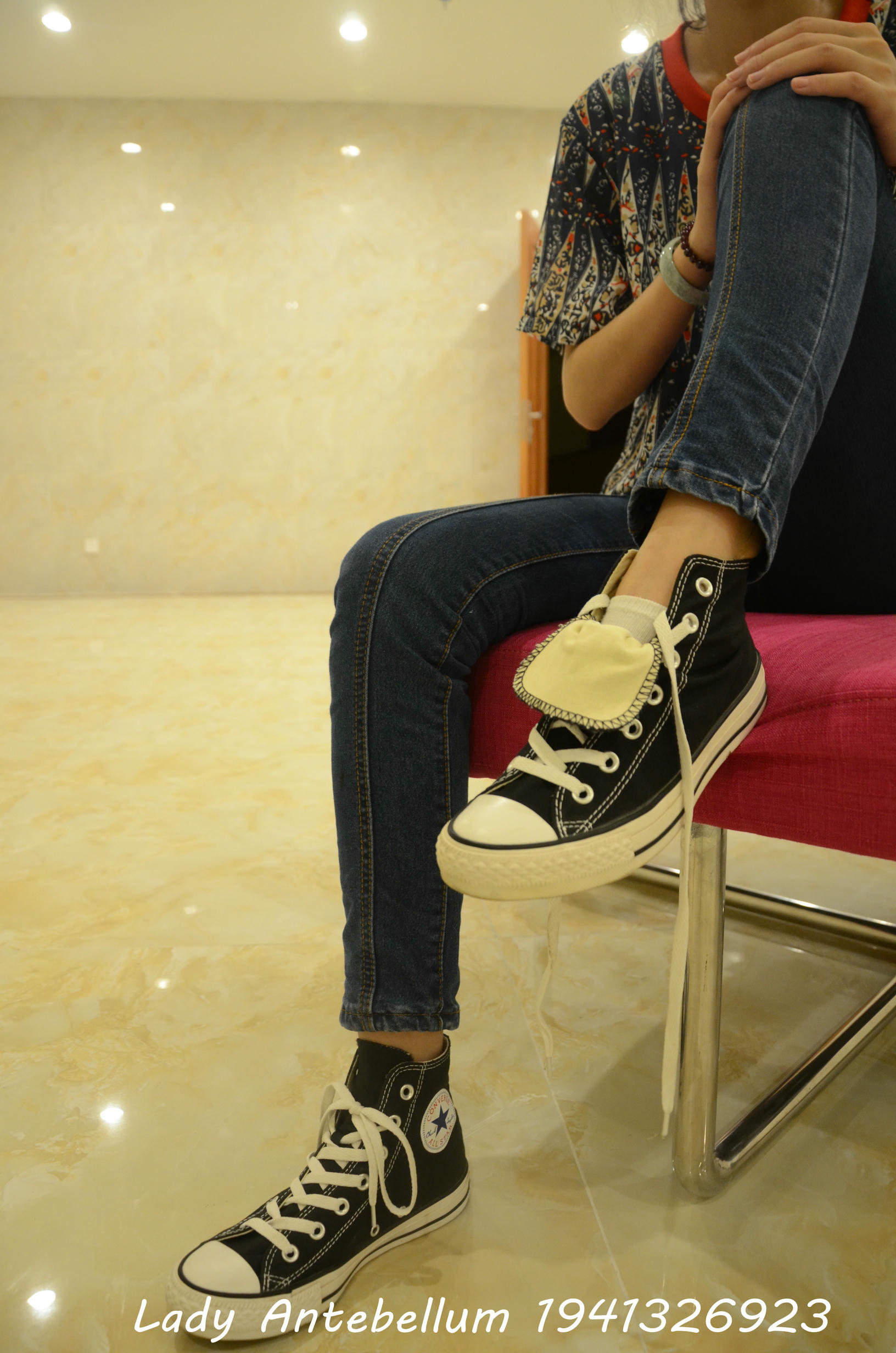 [战前女神] 恋足美腿棉袜女神级摄影套图 110 [115P+277M]_第1集