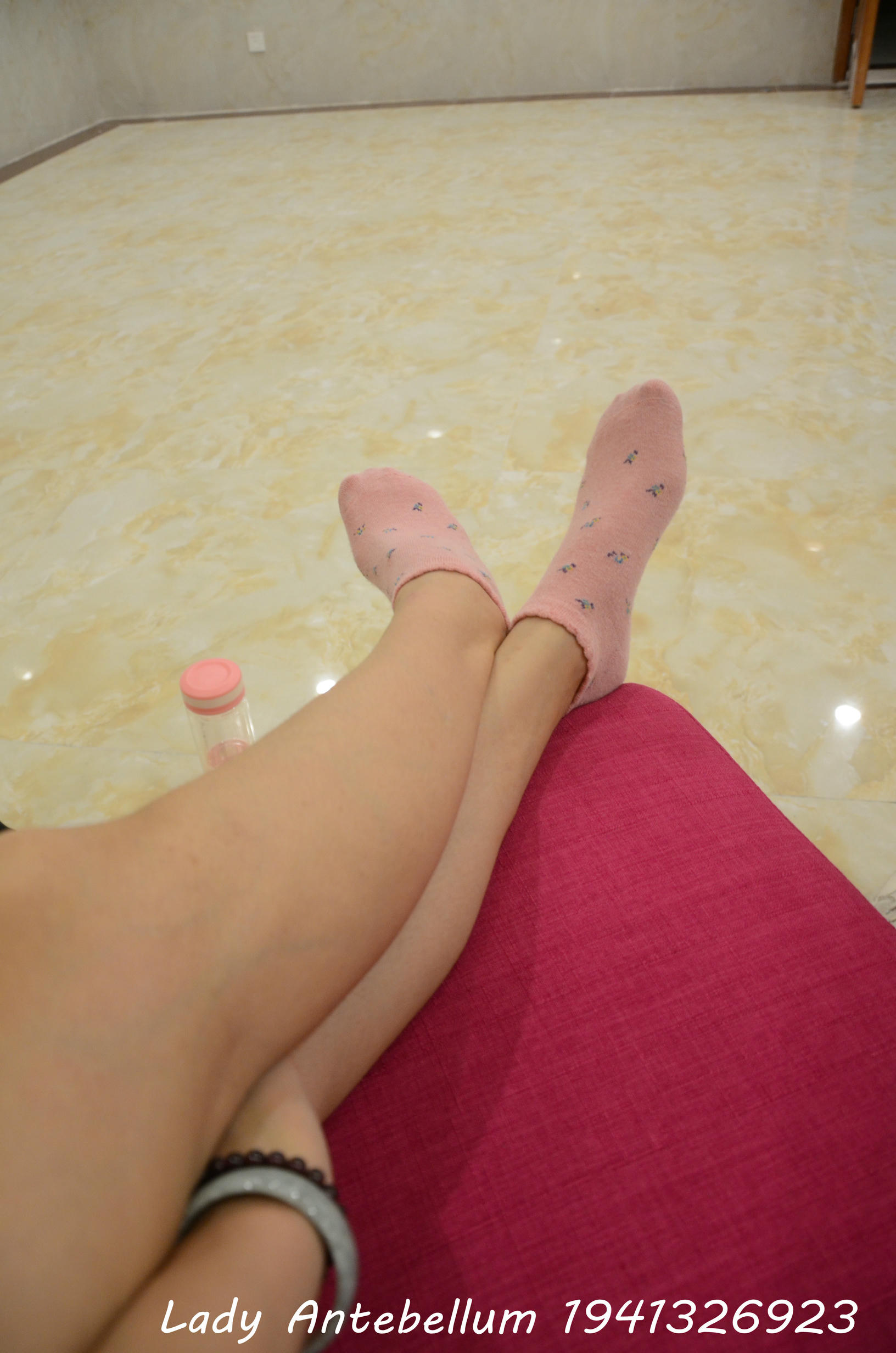 [战前女神] 恋足美腿棉袜女神级摄影套图 112 [101P+258M]_第3集