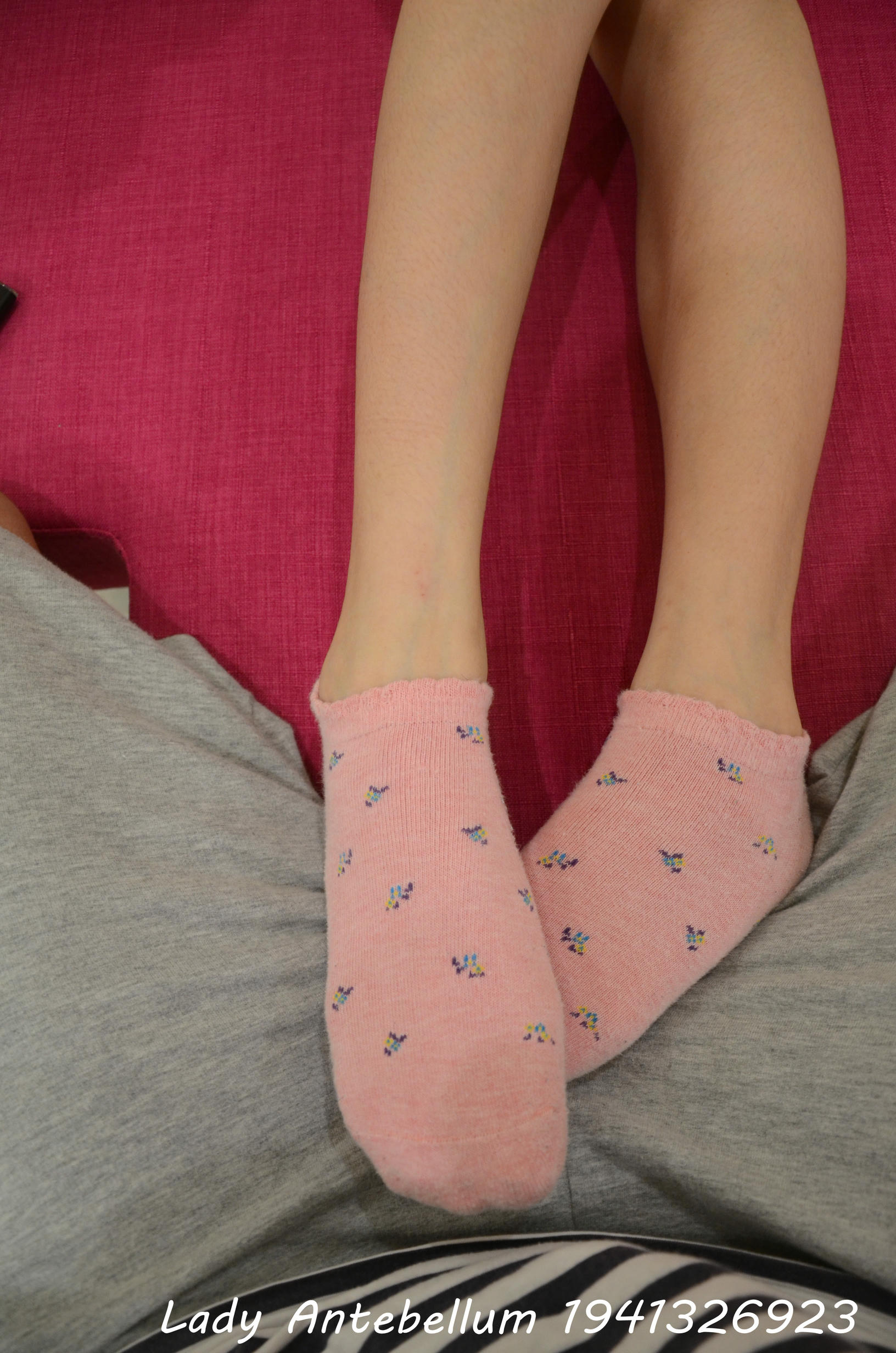 [战前女神] 恋足美腿棉袜女神级摄影套图 112 [101P+258M]_第3集