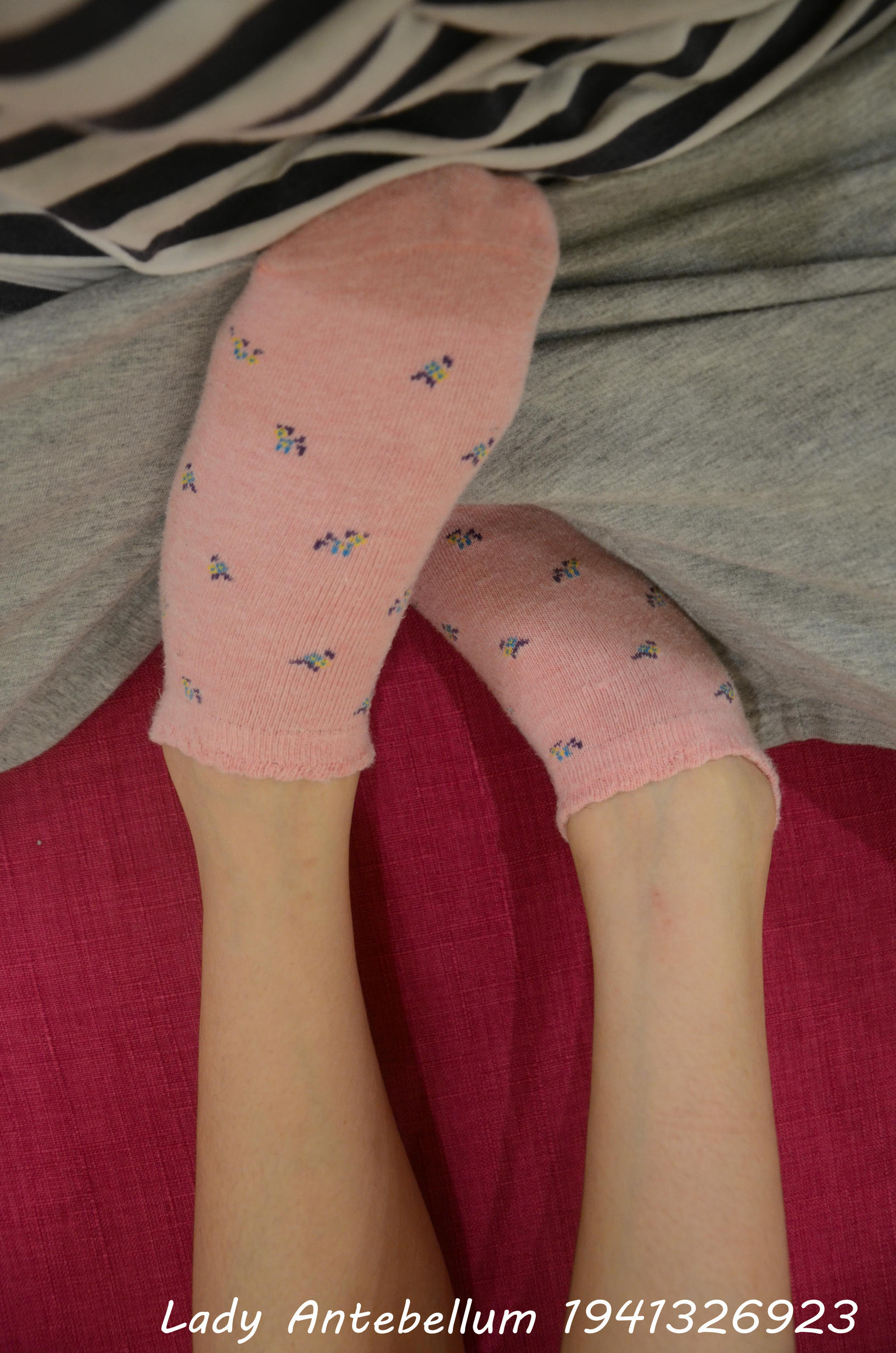 [战前女神] 恋足美腿棉袜女神级摄影套图 112 [101P+258M]_第4集