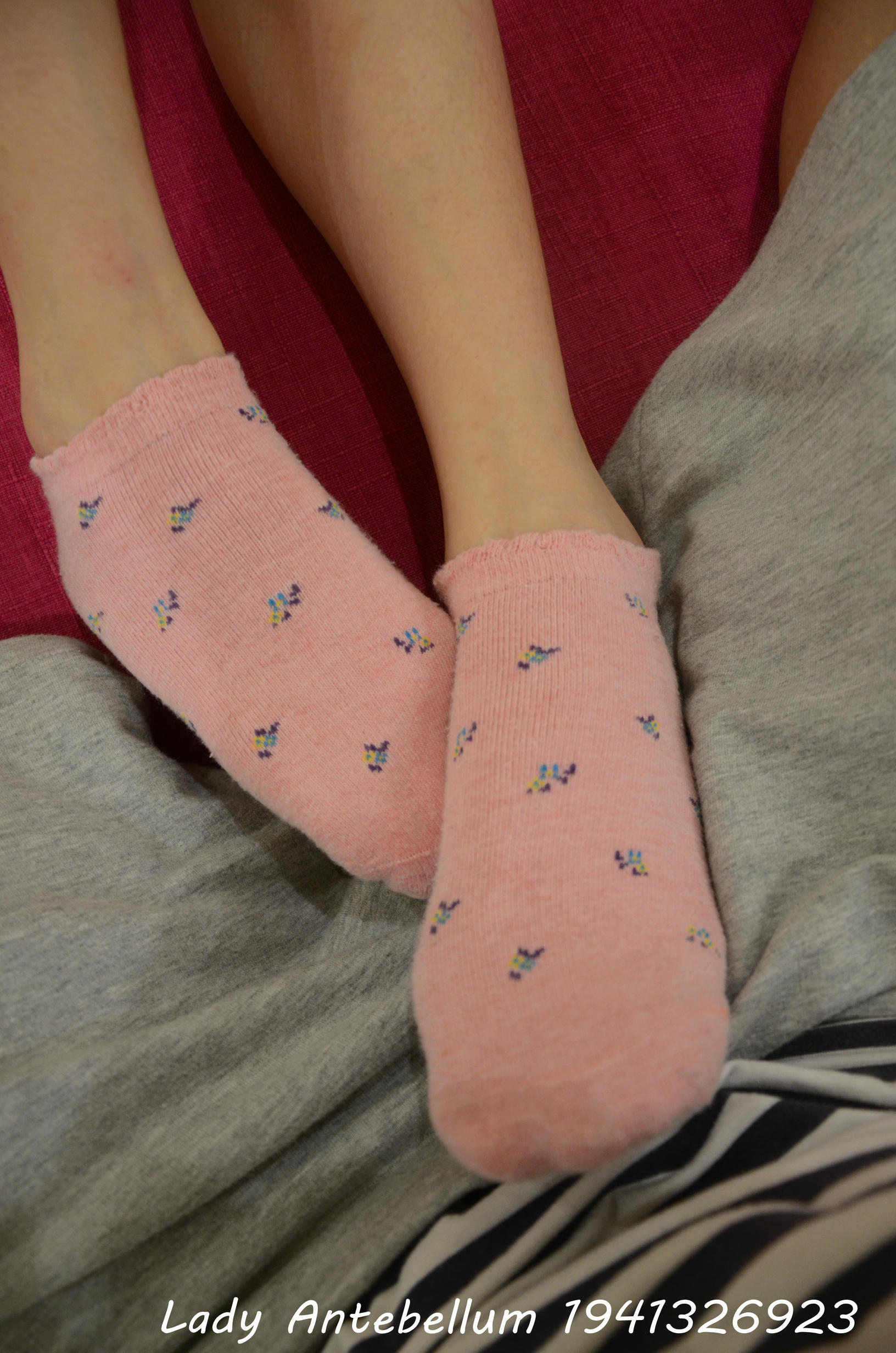 [战前女神] 恋足美腿棉袜女神级摄影套图 112 [101P+258M]_第4集