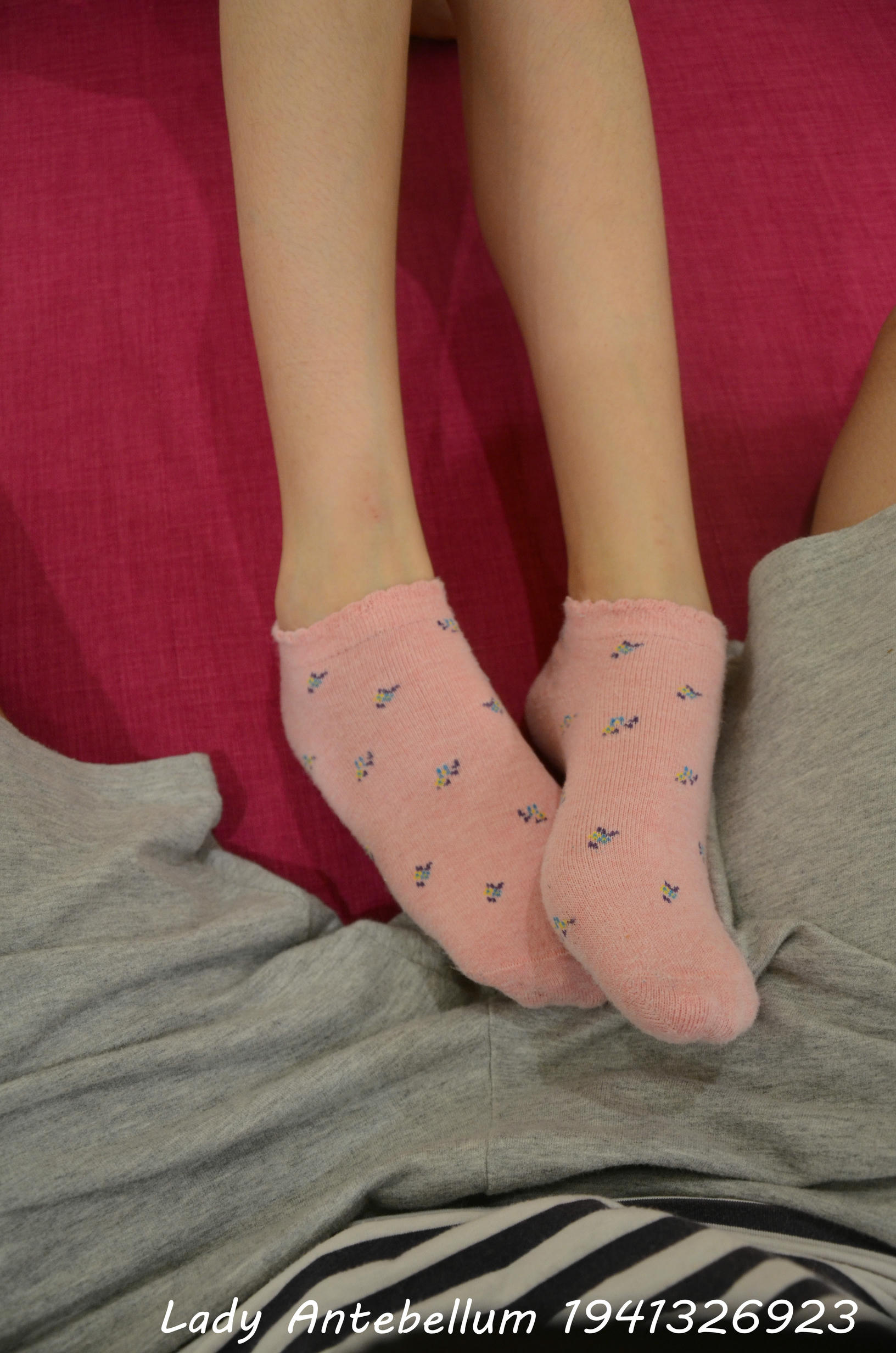 [战前女神] 恋足美腿棉袜女神级摄影套图 112 [101P+258M]_第4集