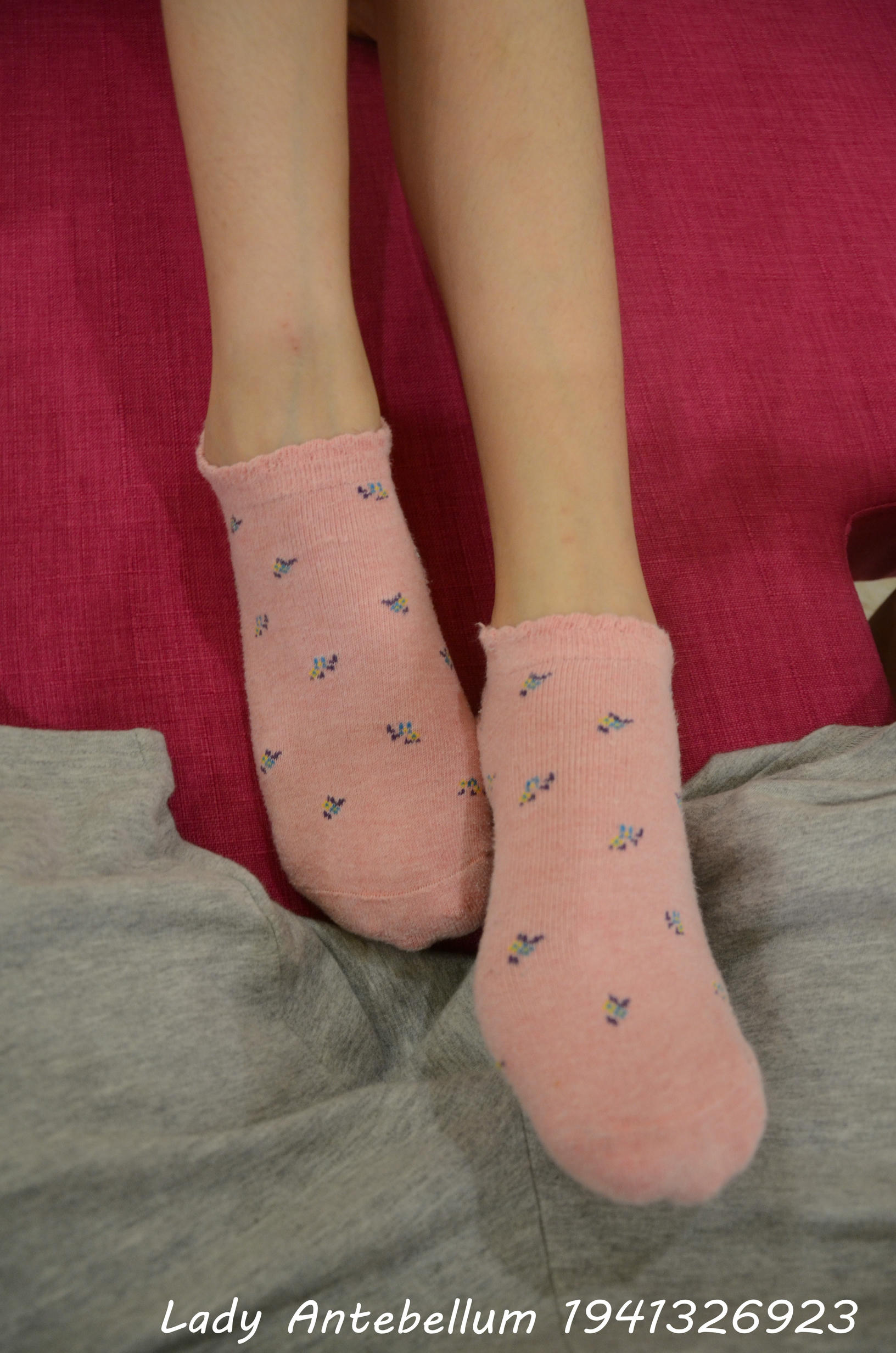 [战前女神] 恋足美腿棉袜女神级摄影套图 112 [101P+258M]_第4集