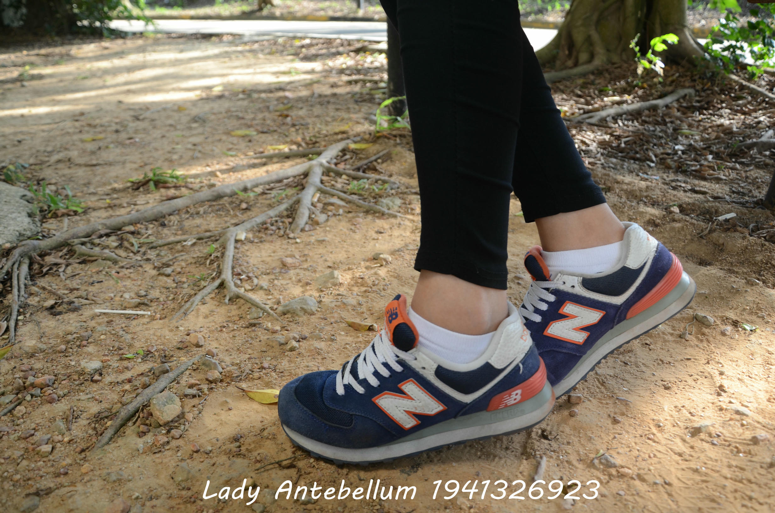 [战前女神] 恋足美腿棉袜女神级摄影套图 113 [102P+187M]_第1集