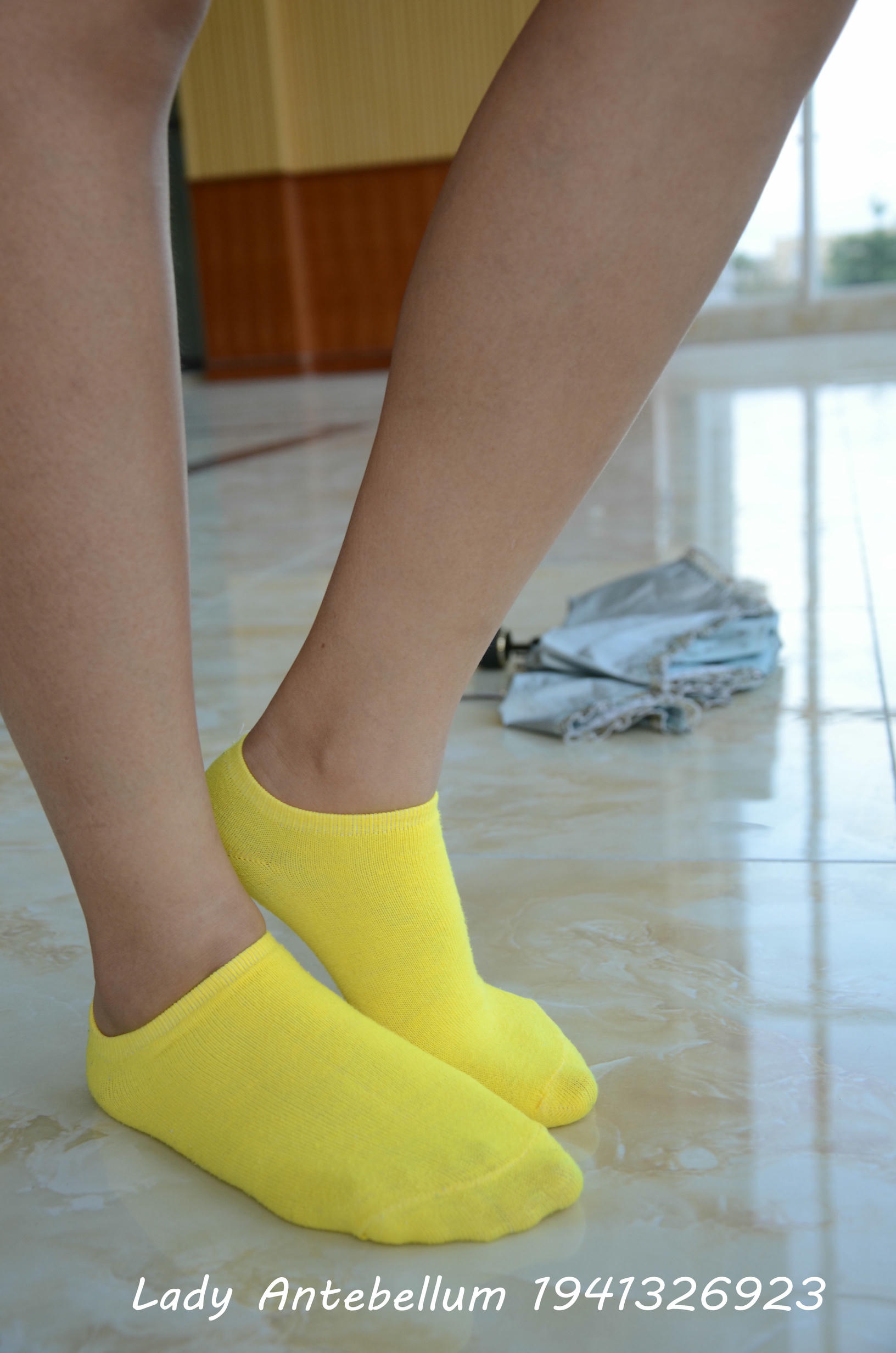 [战前女神] 恋足美腿棉袜女神级摄影套图 114 [114P+140M]_第1集