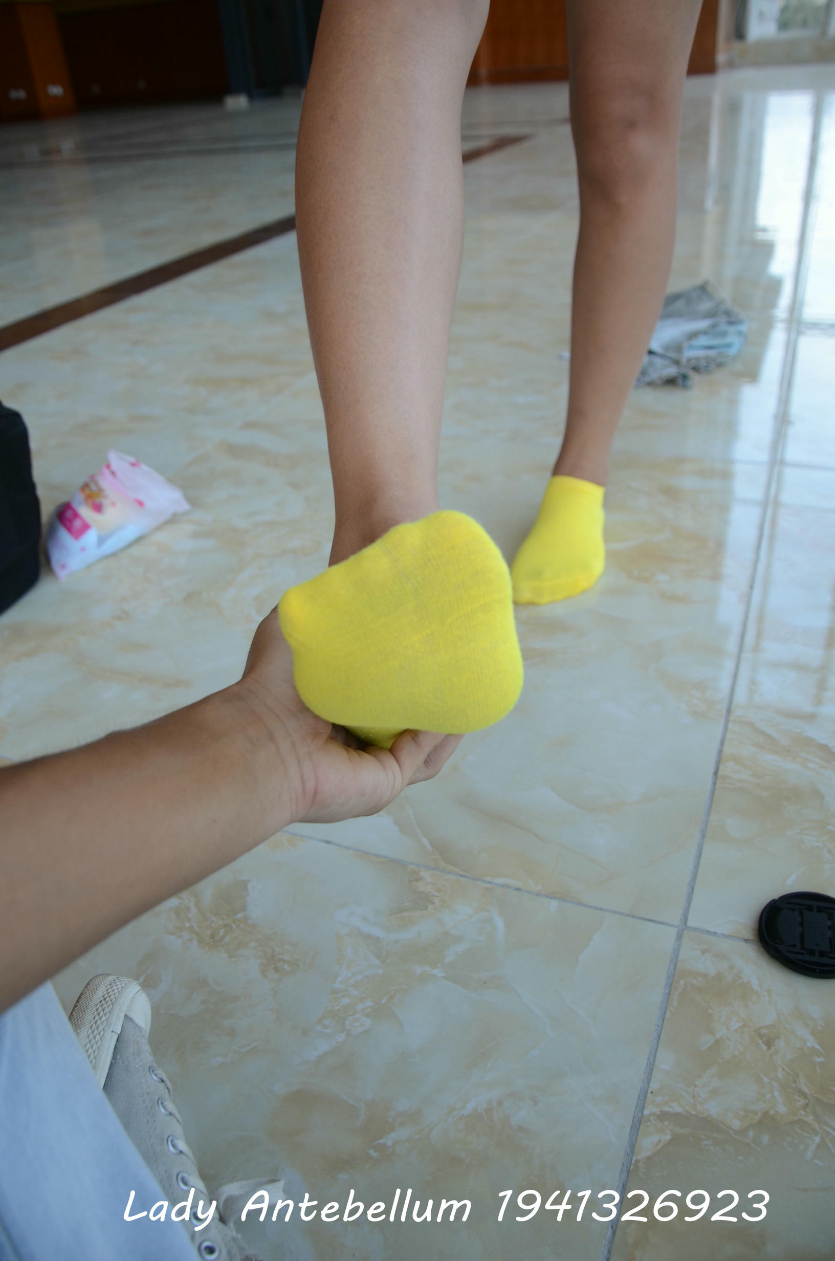 [战前女神] 恋足美腿棉袜女神级摄影套图 114 [114P+140M]_第2集