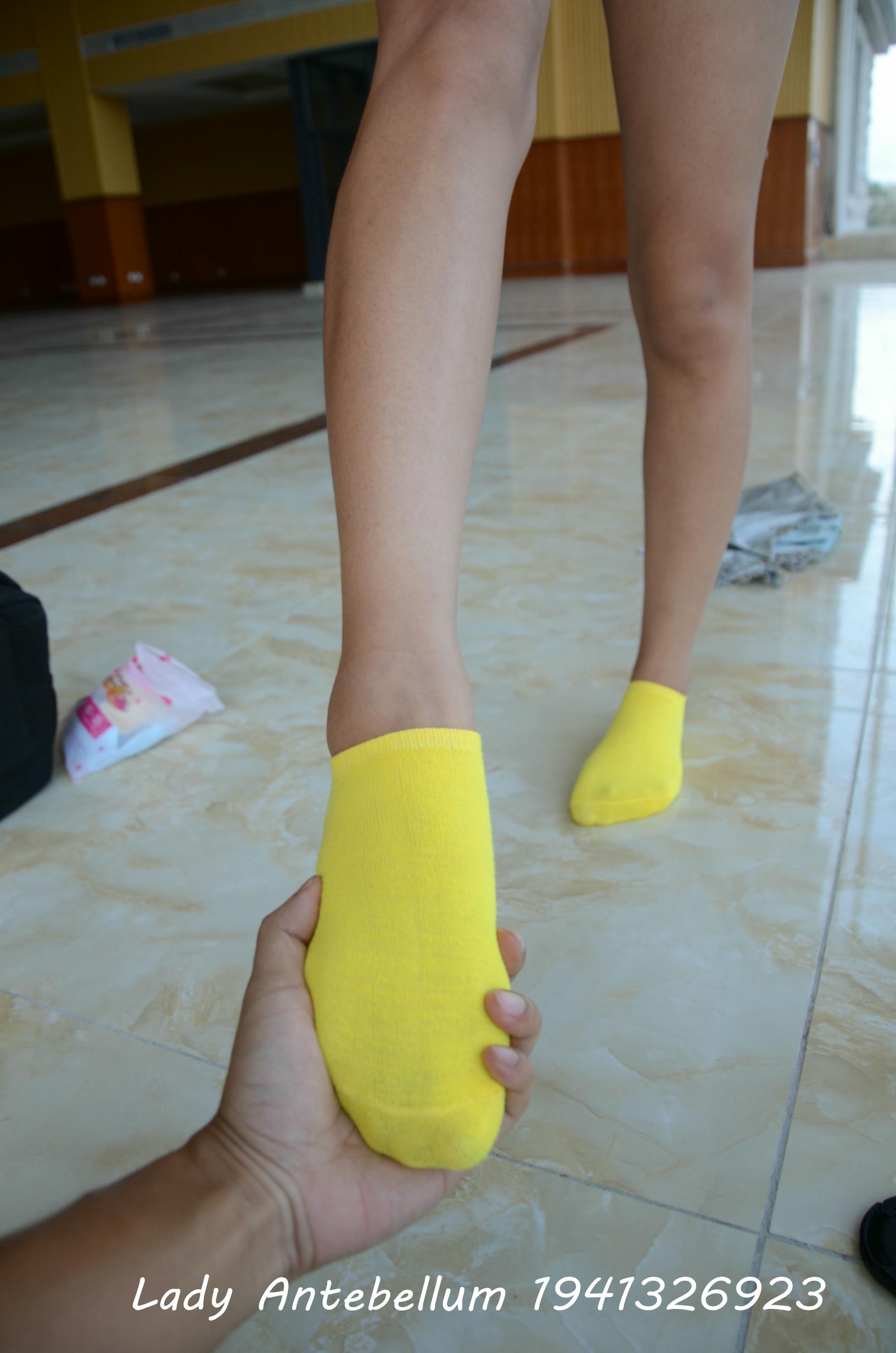 [战前女神] 恋足美腿棉袜女神级摄影套图 114 [114P+140M]_第2集