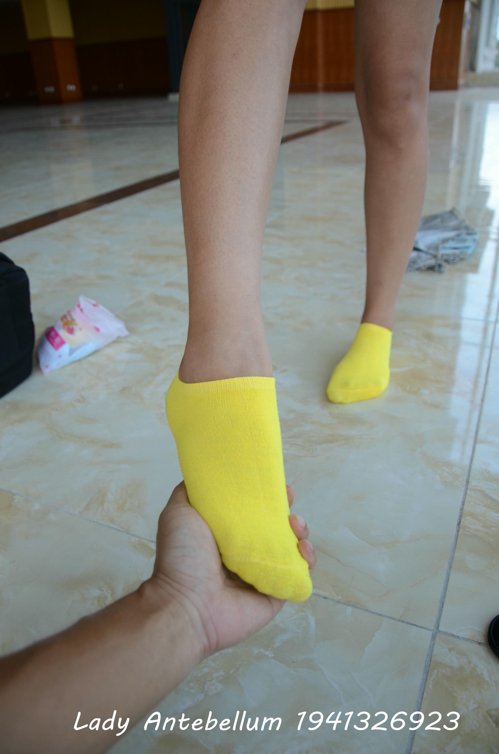 [战前女神] 恋足美腿棉袜女神级摄影套图 114 [114P+140M]_第2集