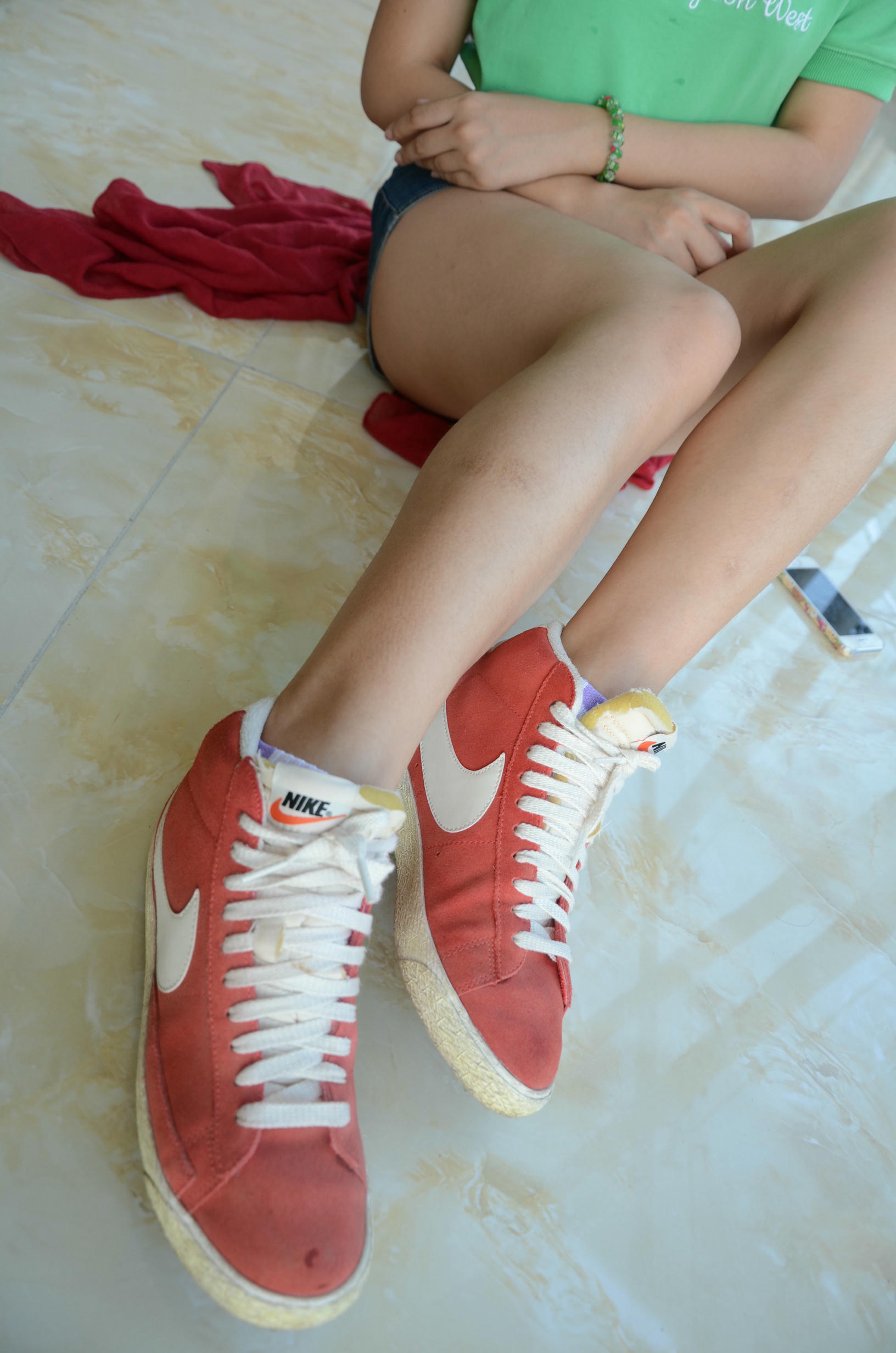 [战前女神] 恋足美腿棉袜女神级摄影套图 115 [127P+218M]_第1集