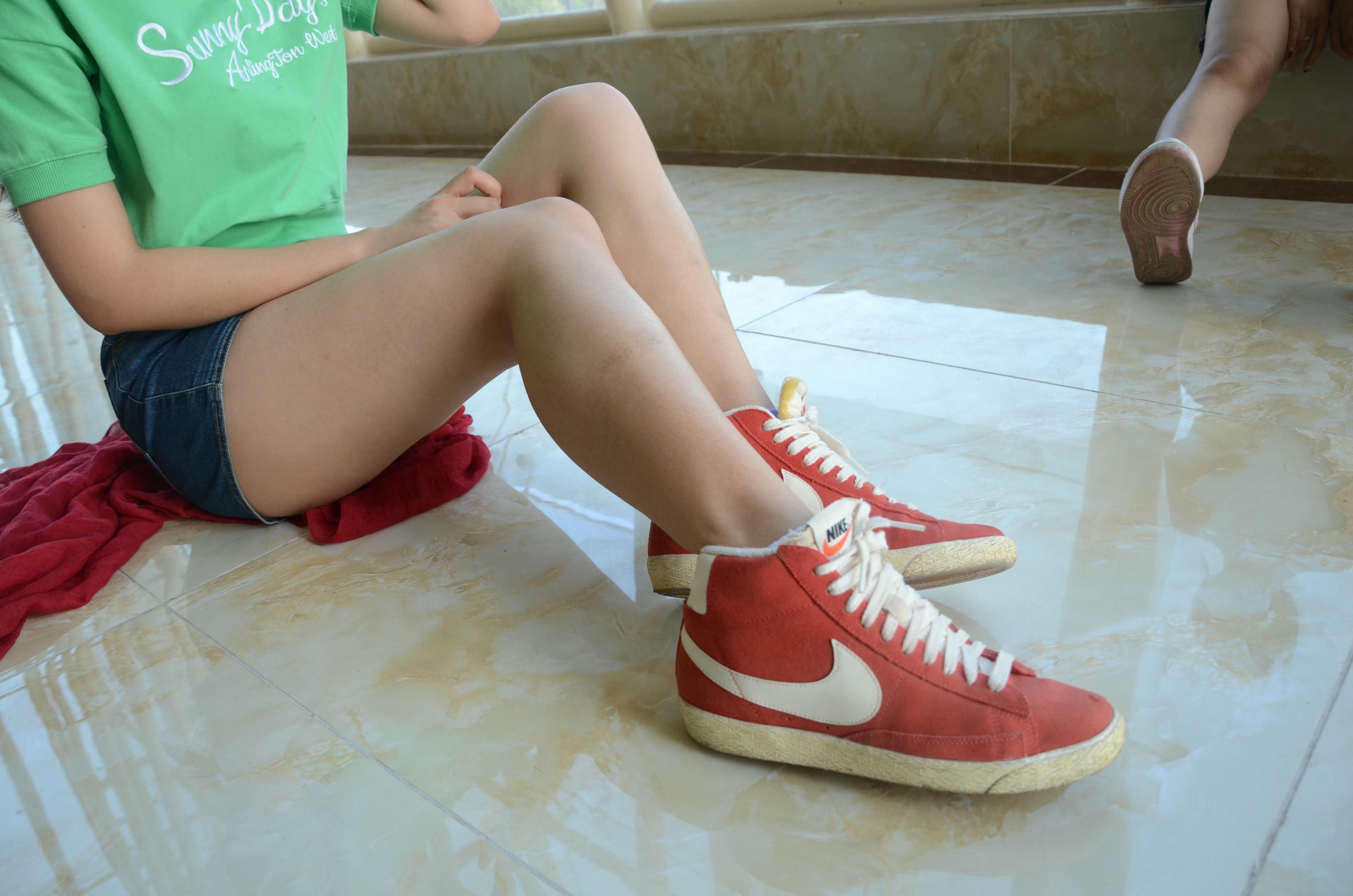 [战前女神] 恋足美腿棉袜女神级摄影套图 115 [127P+218M]_第1集