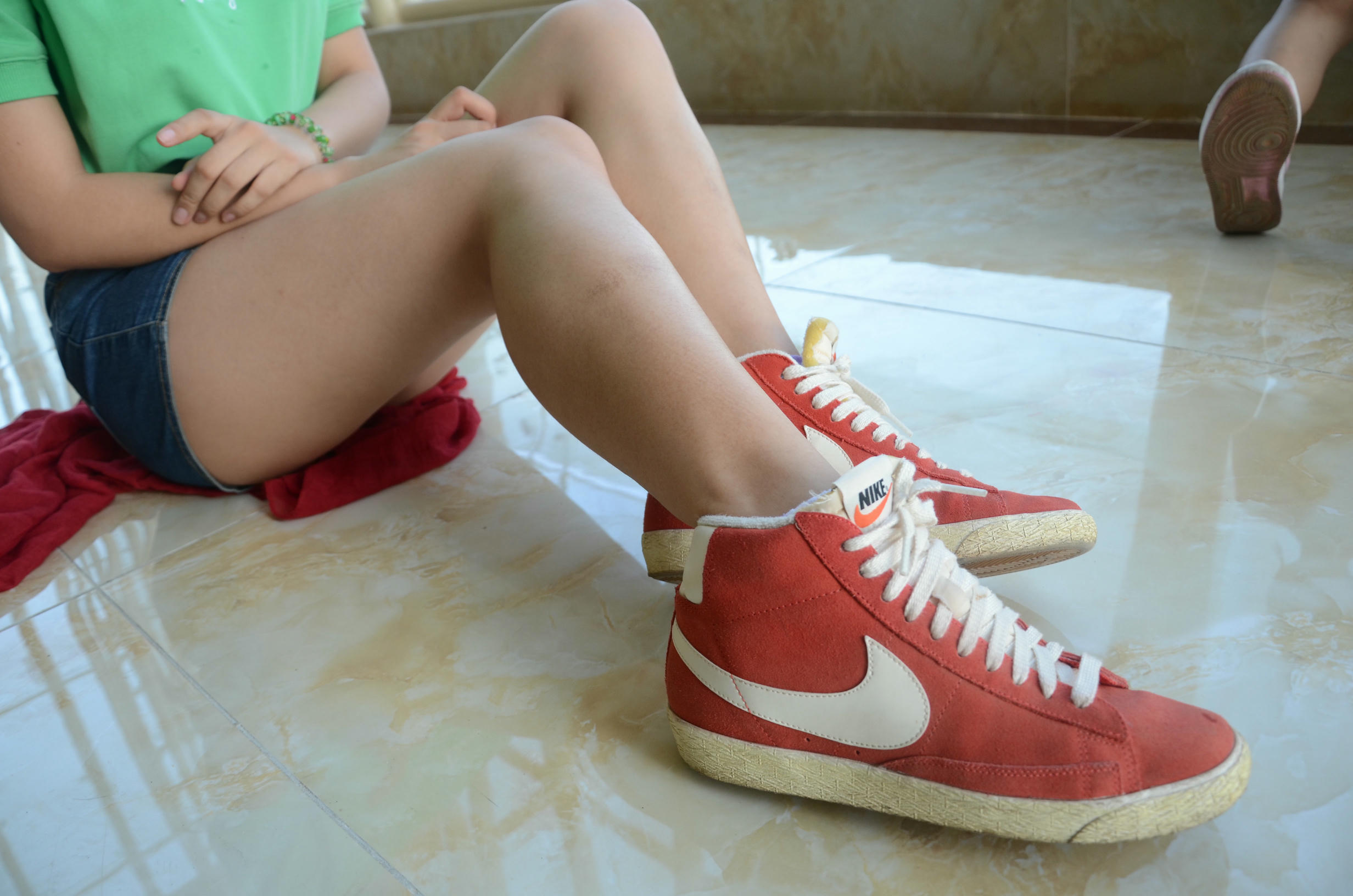 [战前女神] 恋足美腿棉袜女神级摄影套图 115 [127P+218M]_第1集