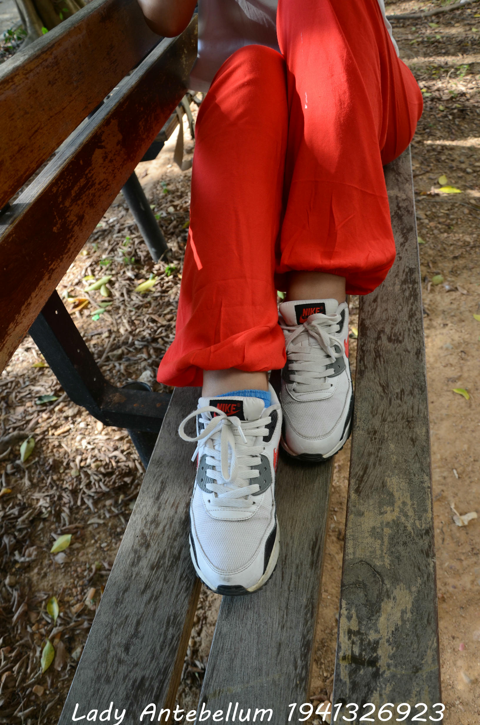 [战前女神] 恋足美腿棉袜女神级摄影套图 117 [92P+190M]_第1集