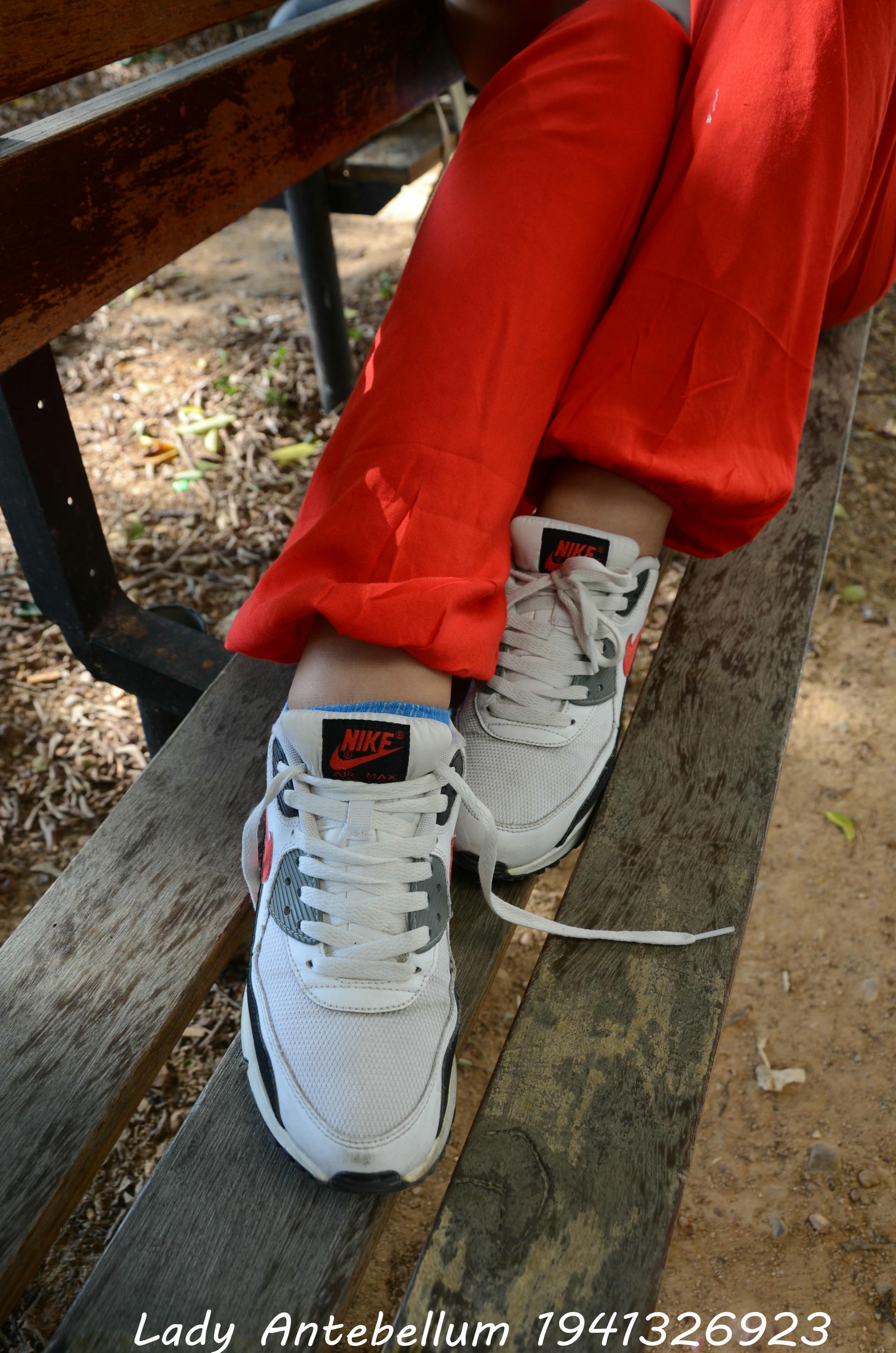 [战前女神] 恋足美腿棉袜女神级摄影套图 117 [92P+190M]_第1集