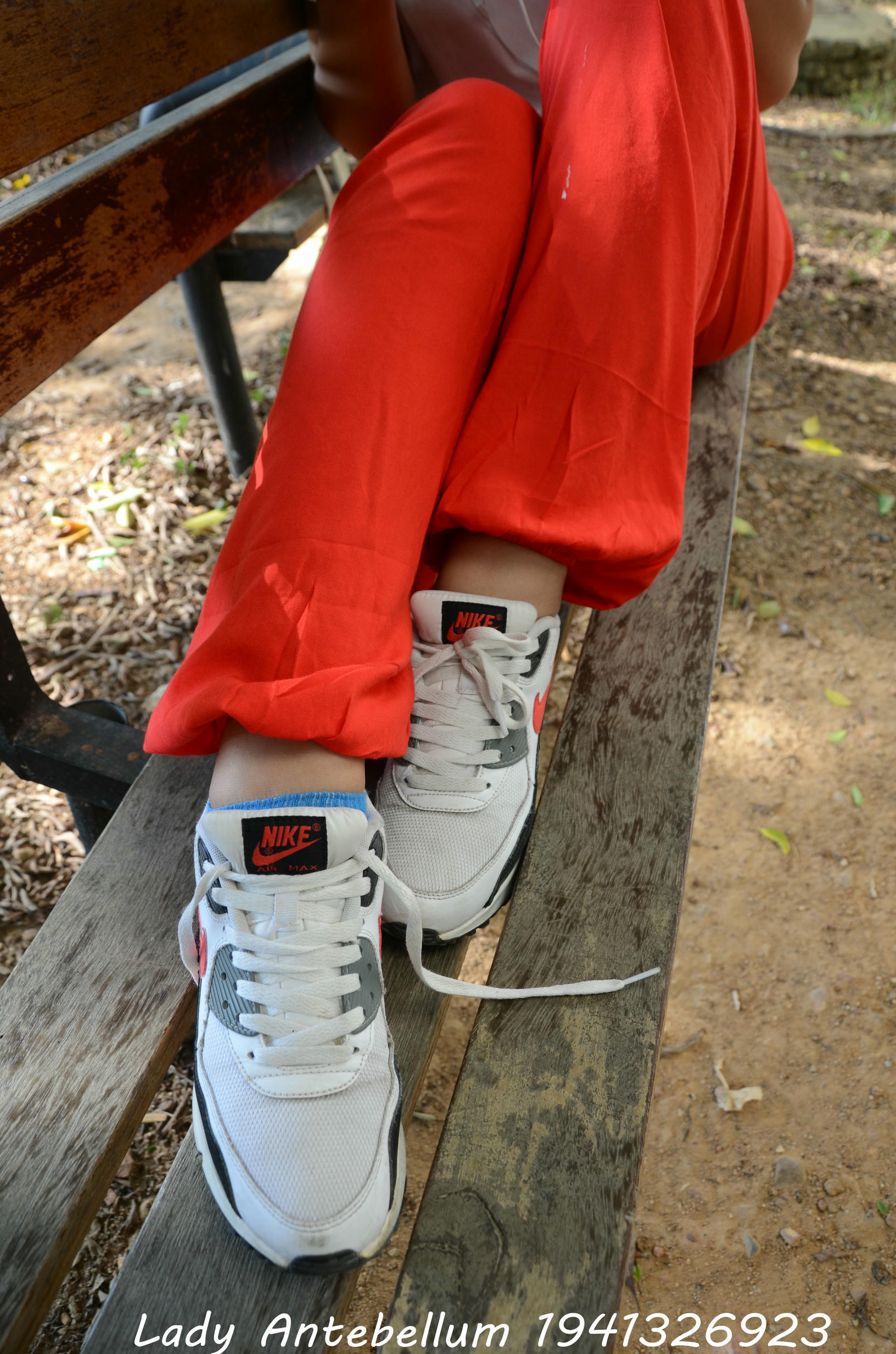 [战前女神] 恋足美腿棉袜女神级摄影套图 117 [92P+190M]_第1集