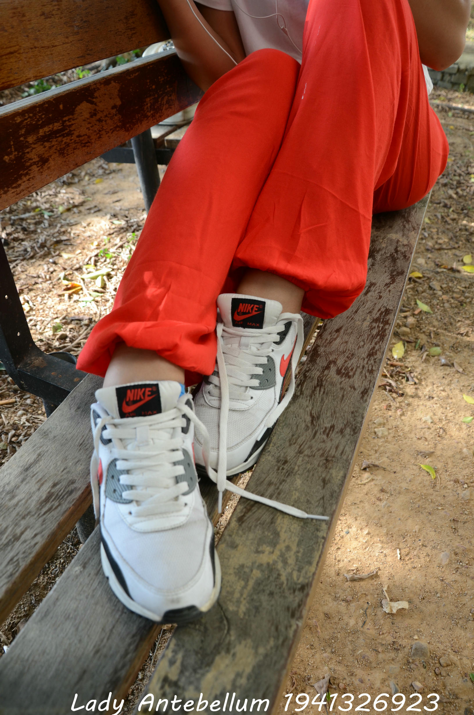 [战前女神] 恋足美腿棉袜女神级摄影套图 117 [92P+190M]_第1集