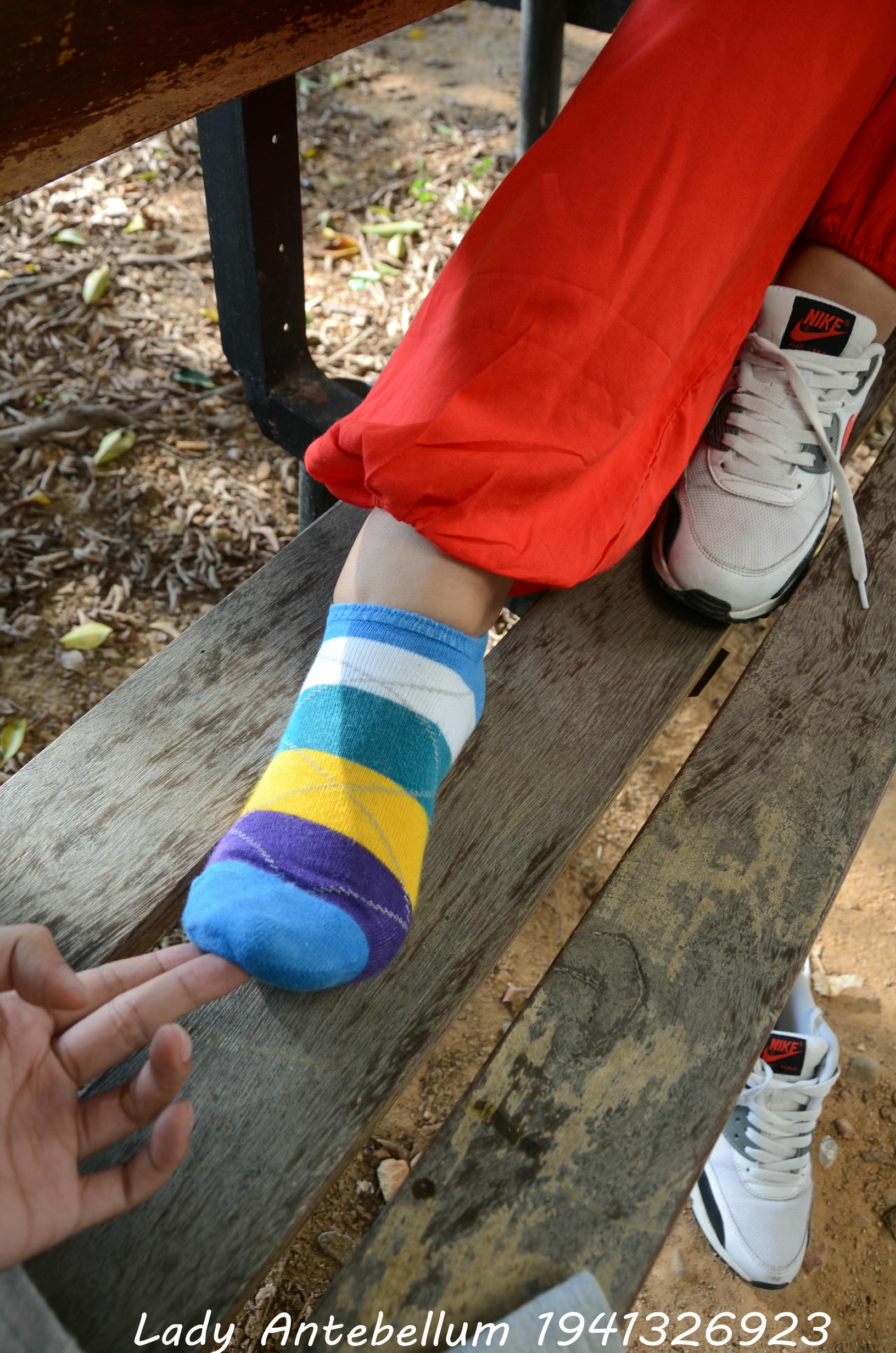 [战前女神] 恋足美腿棉袜女神级摄影套图 117 [92P+190M]_第2集