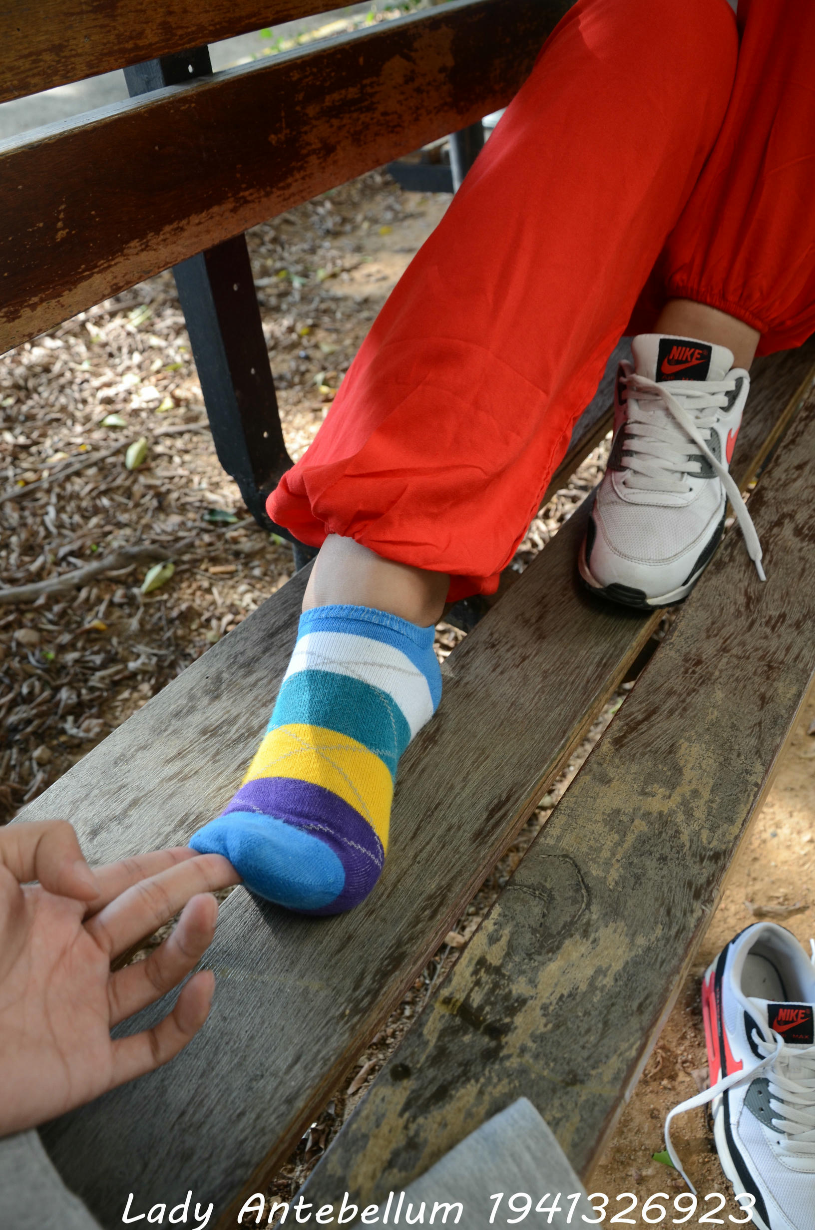 [战前女神] 恋足美腿棉袜女神级摄影套图 117 [92P+190M]_第2集